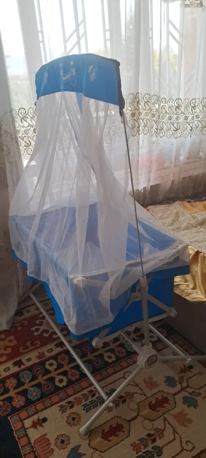 گهواره میلاد|تخت و صندلی بچه|شیراز, برمشور علیا|دیوار