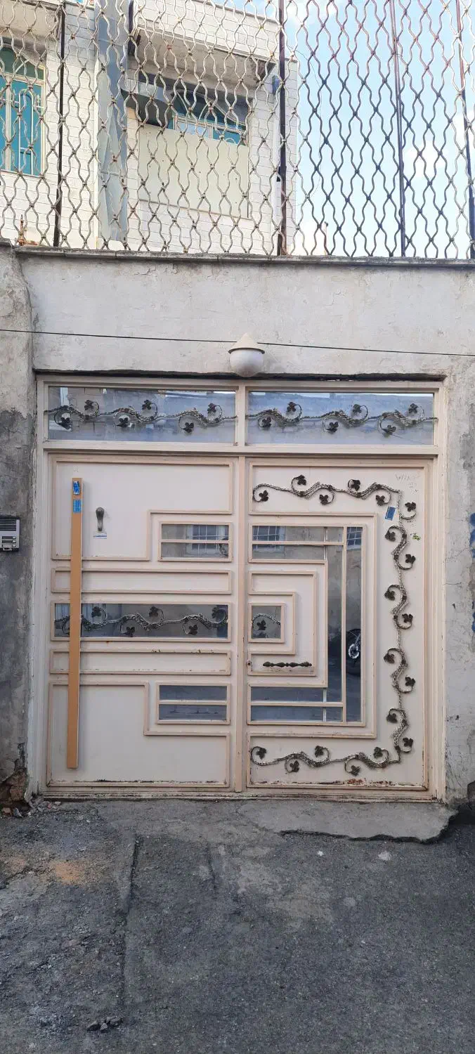 درب فروشی|مصالح و تجهیزات ساختمان|خوی, |دیوار