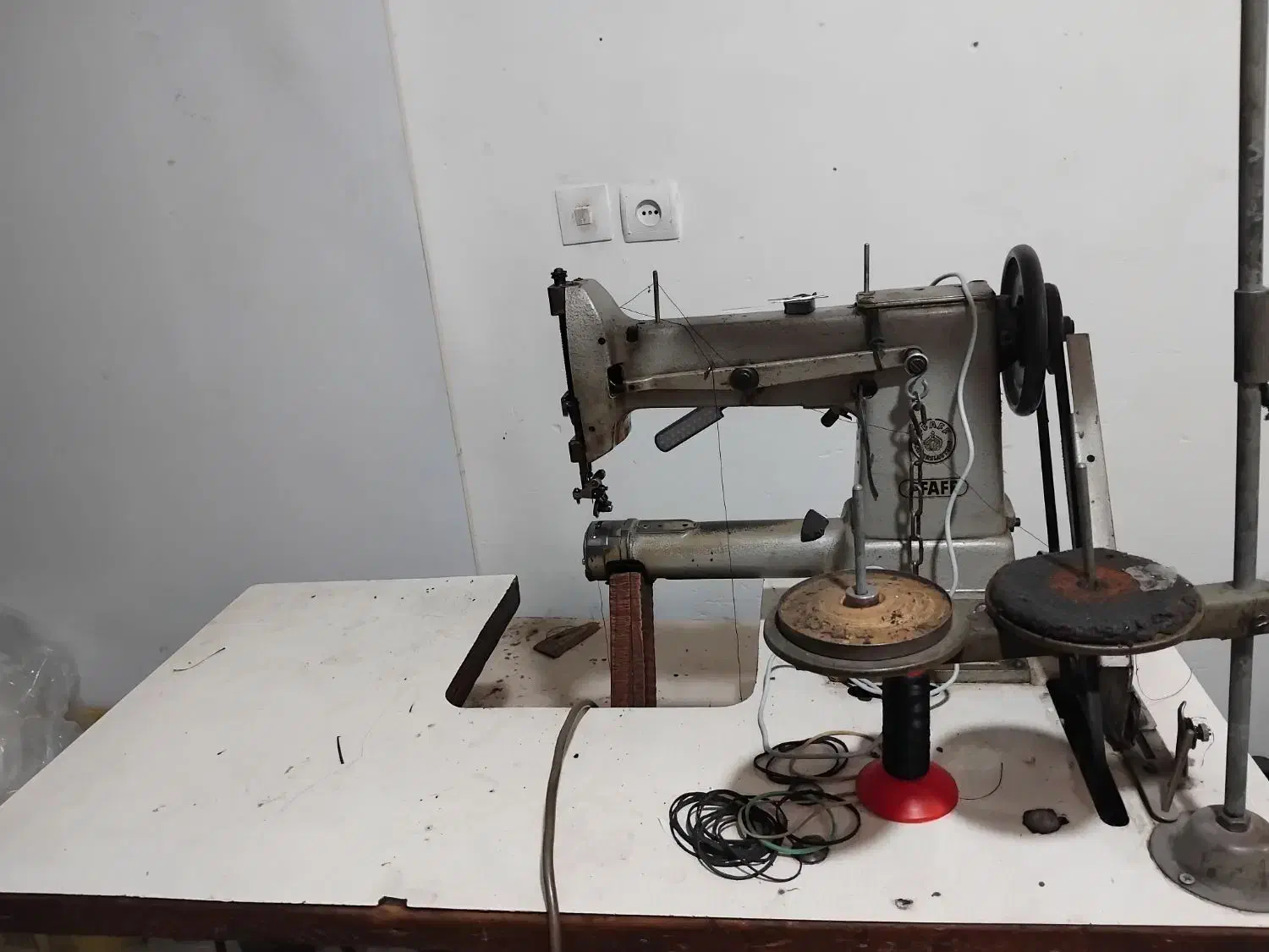 چرخ کفاشی مارک پی فاف pffaf|چرخ خیاطی و ریسندگی|قرچک, میرزائی جنوبی|دیوار