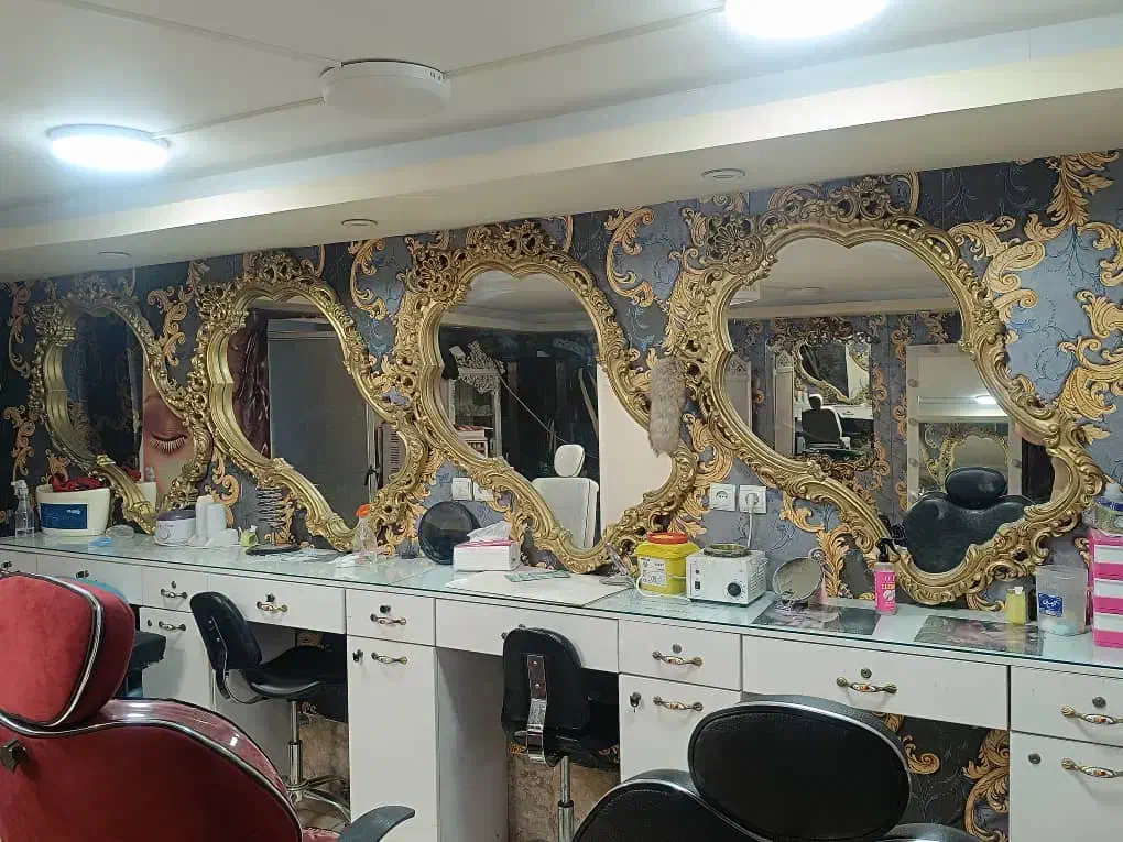 ۴ عدد اینه به همراه میز|آرایشگاه و سالنهای زیبایی|قرچک, زیبا شهر|دیوار