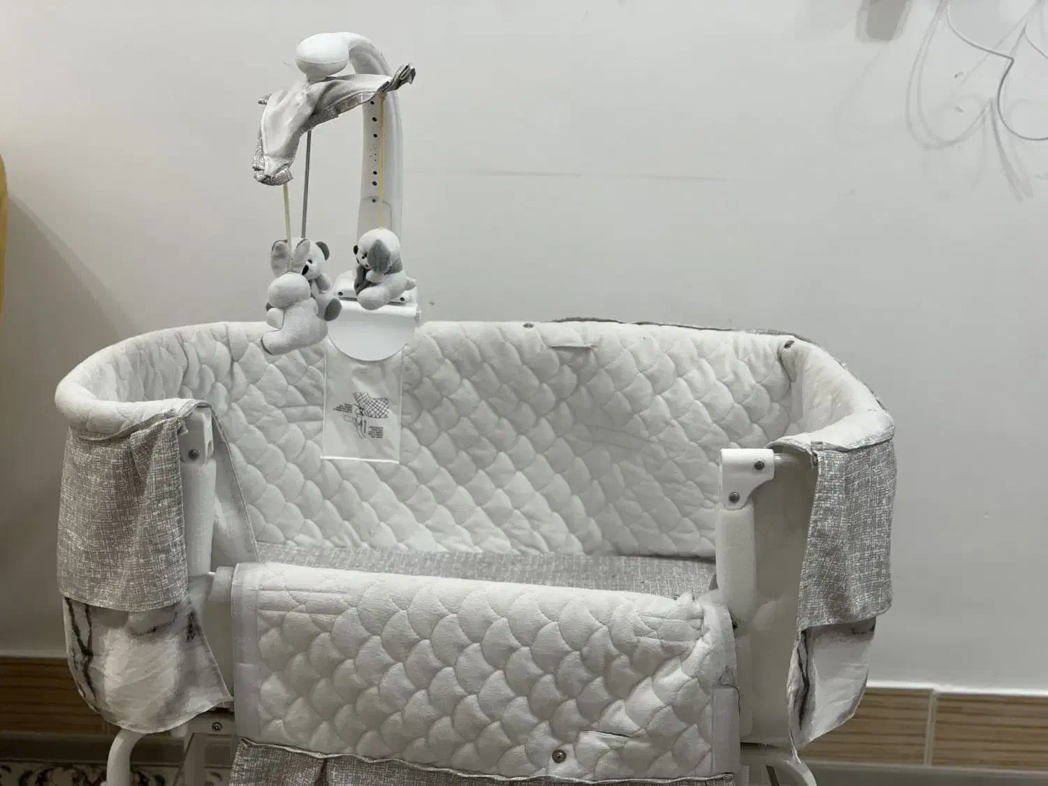 گهواره کودک|تخت و صندلی بچه|فردوس (خراسان), |دیوار