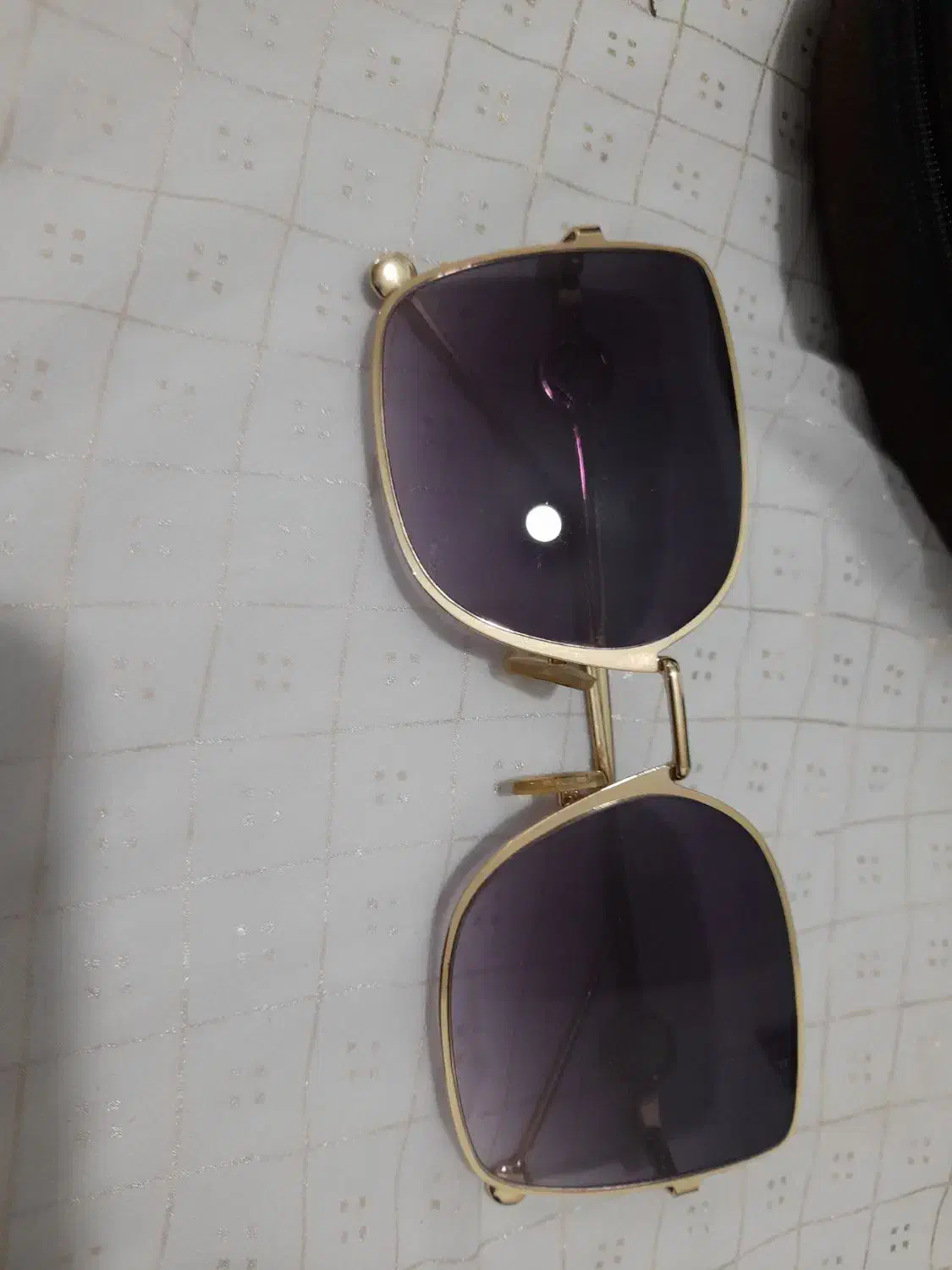 عینک|زیورآلات و اکسسوری|پرند, فاز ۵|دیوار