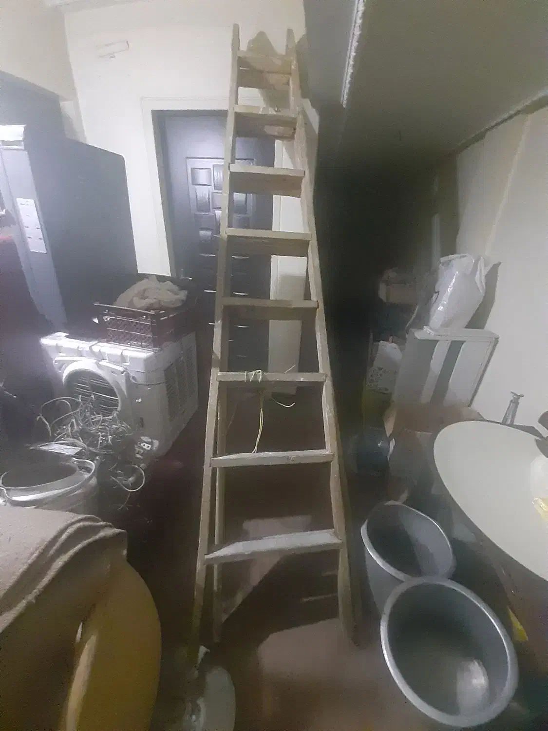 نردبان چوبی دو طرفه|مصالح و تجهیزات ساختمان|تهران, میدان ولیعصر|دیوار