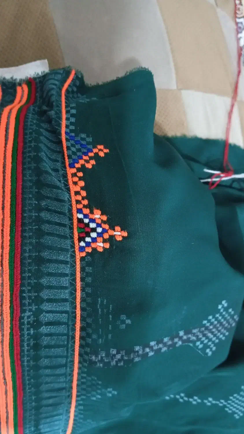 خ ی ا ژ|لباس|نیک شهر, |دیوار