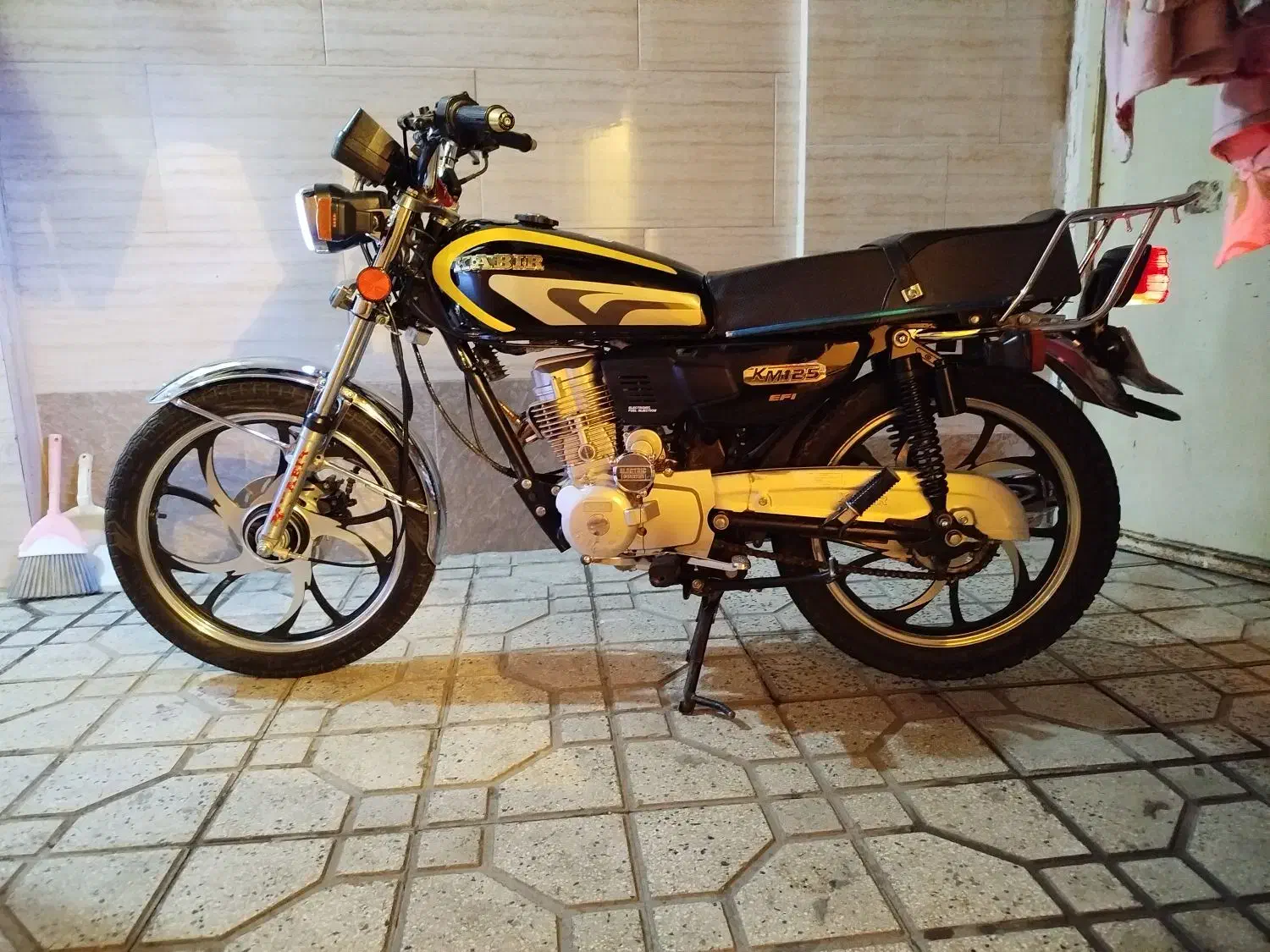 کبیر 125cc|موتورسیکلت|بومهن, |دیوار