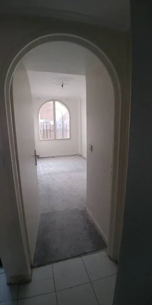 ۸۵ متر / طاهرخانی / نورگیر