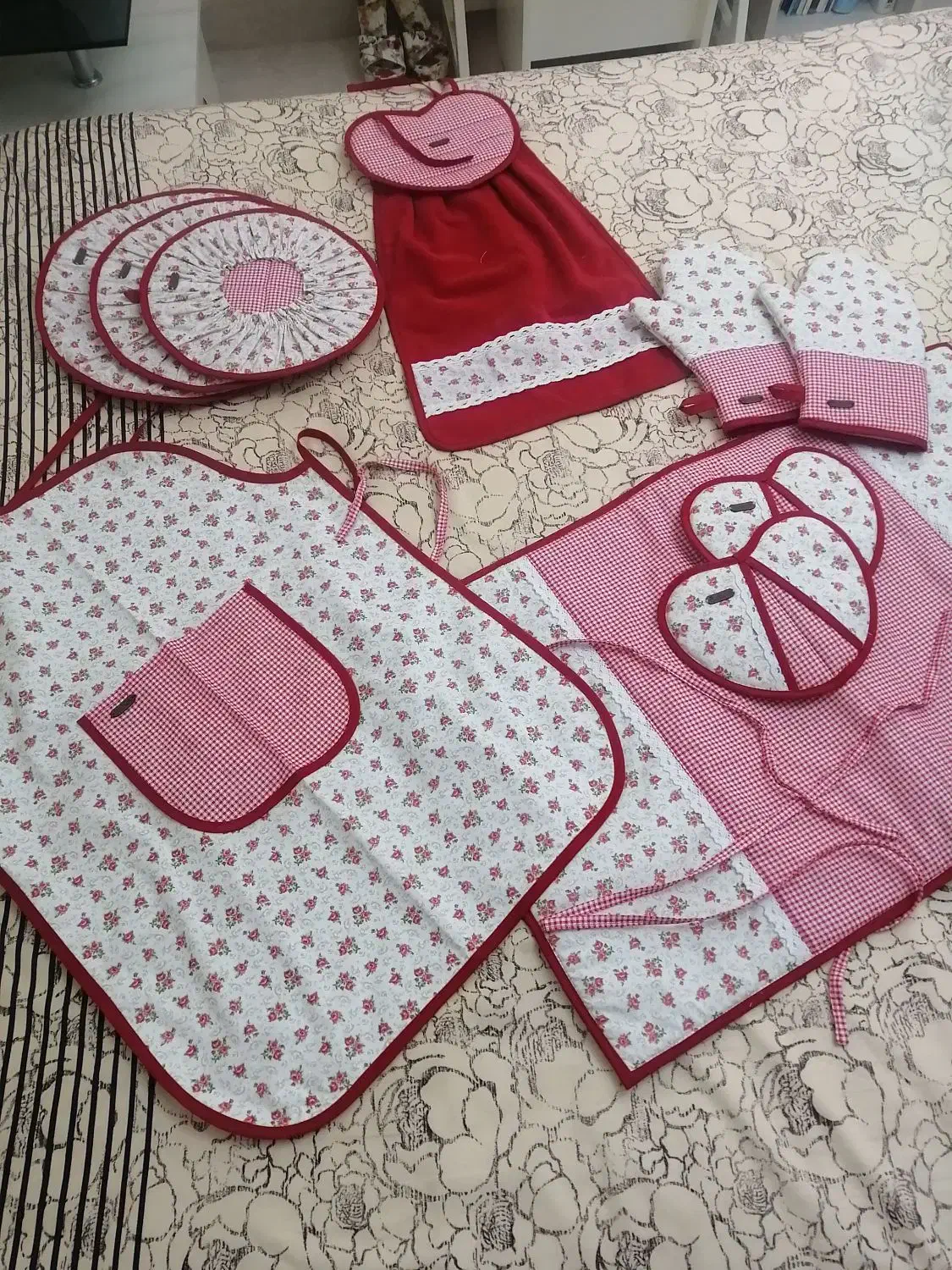 سرویس اشپزخانه ده تیکه|سفره، حوله، دستمال آشپزخانه|اراک, |دیوار