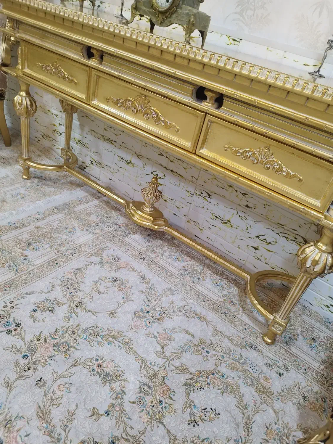 کنسول آنتیک میز چوب راش ورق طلا|بوفه، ویترین، کنسول|بوکان, |دیوار