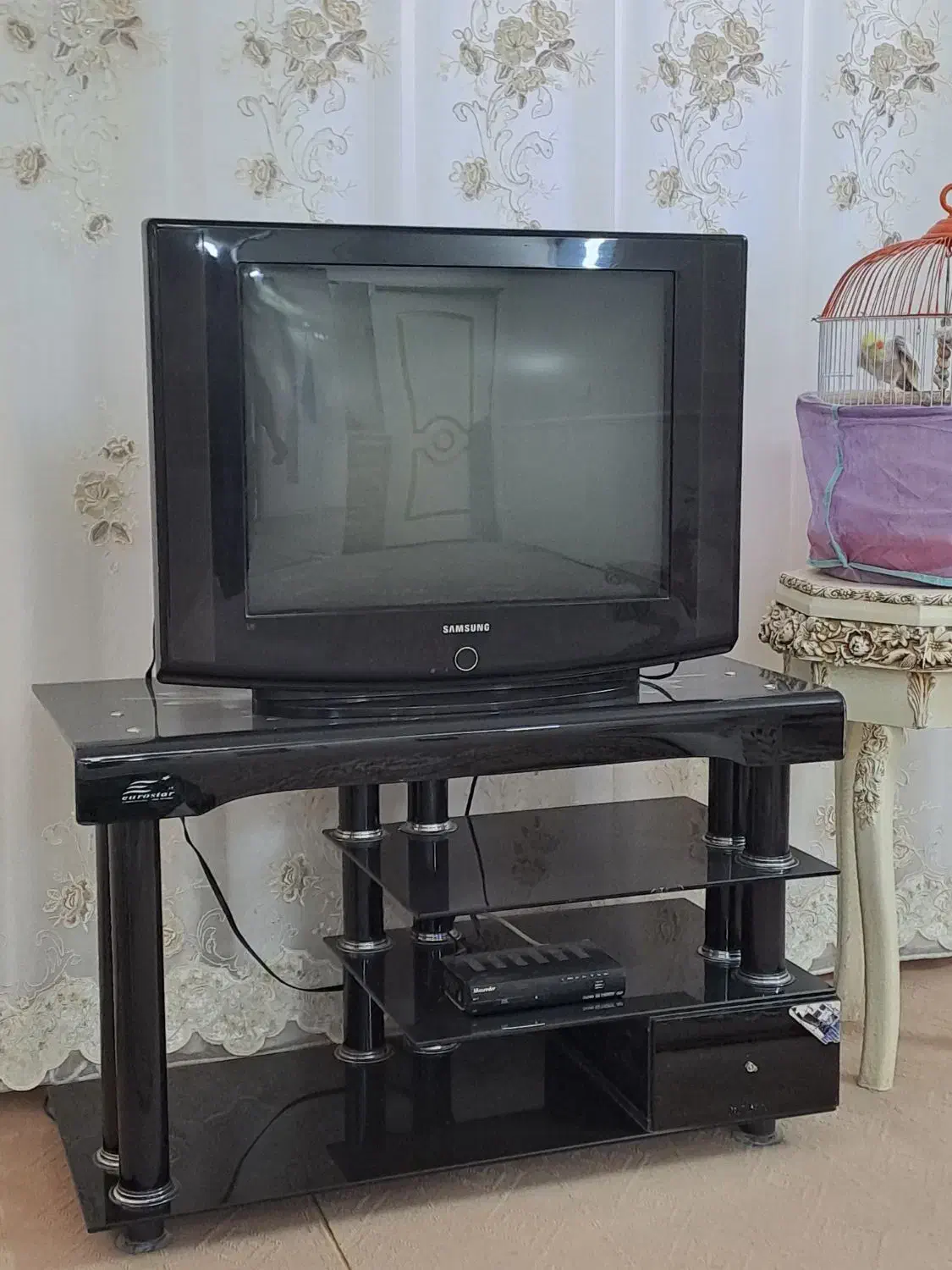 تلویزیون و میز|تلویزیون و پروژکتور|اردکان, |دیوار