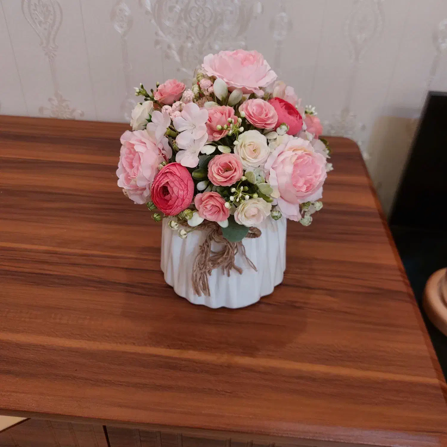 گل و گلدان مصنوعی|گل مصنوعی|اندیشه, اندیشه فاز ۱|دیوار