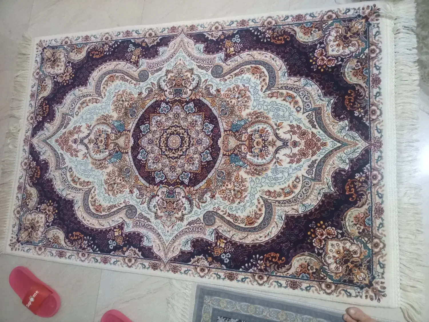 چند تخته فرش|فرش|ساری, |دیوار