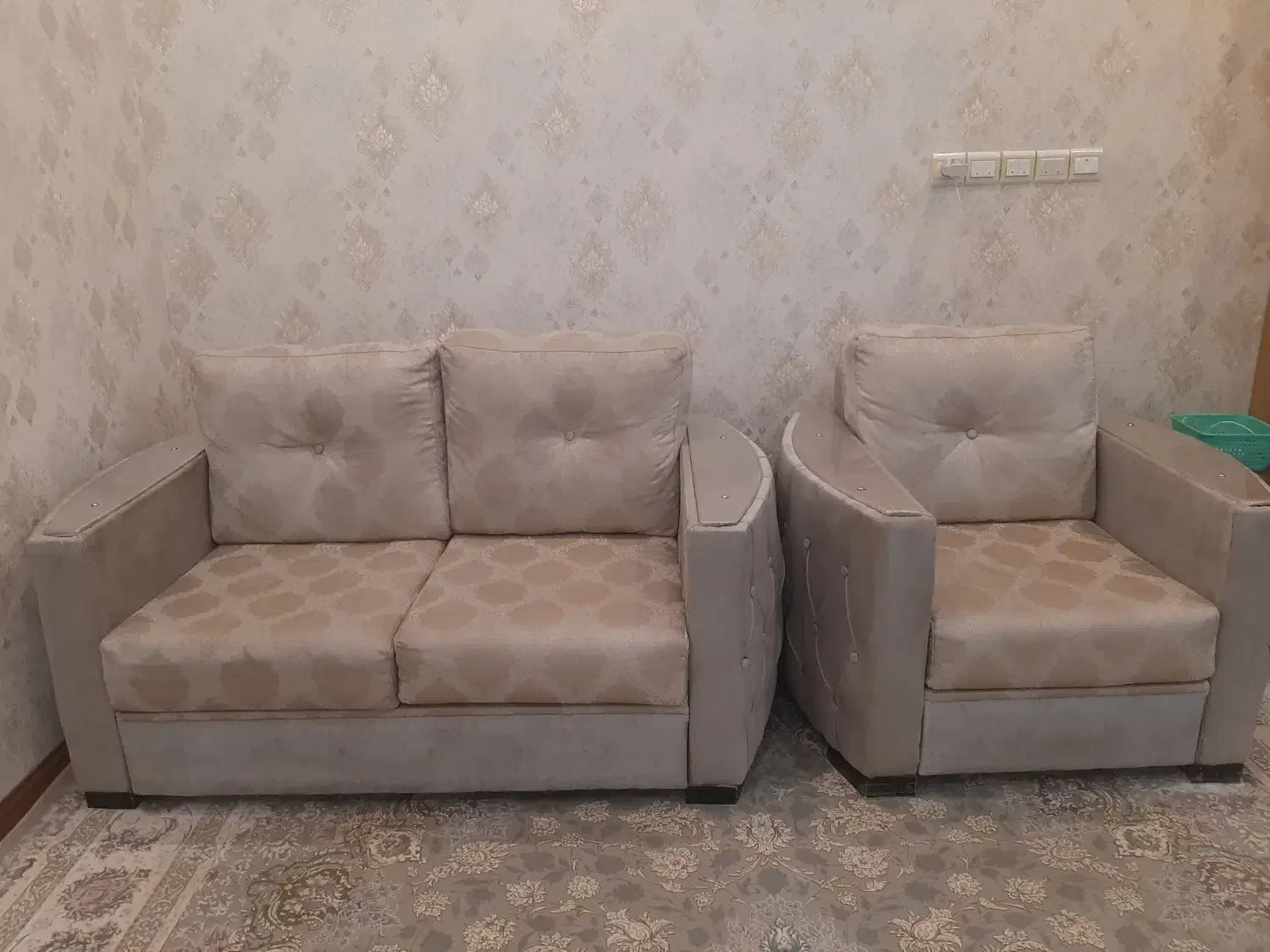 مبل ۷ نفره تمیز|مبلمان خانگی و میز عسلی|هریس, |دیوار