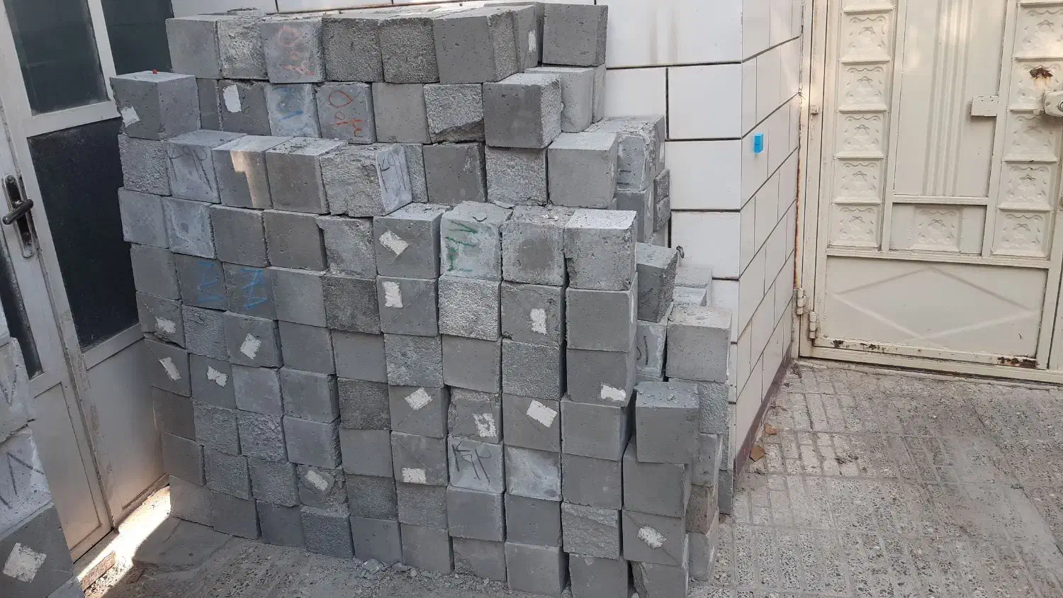 فروش بلوک بتنی رایگان|مصالح و تجهیزات ساختمان|شهرکرد, |دیوار