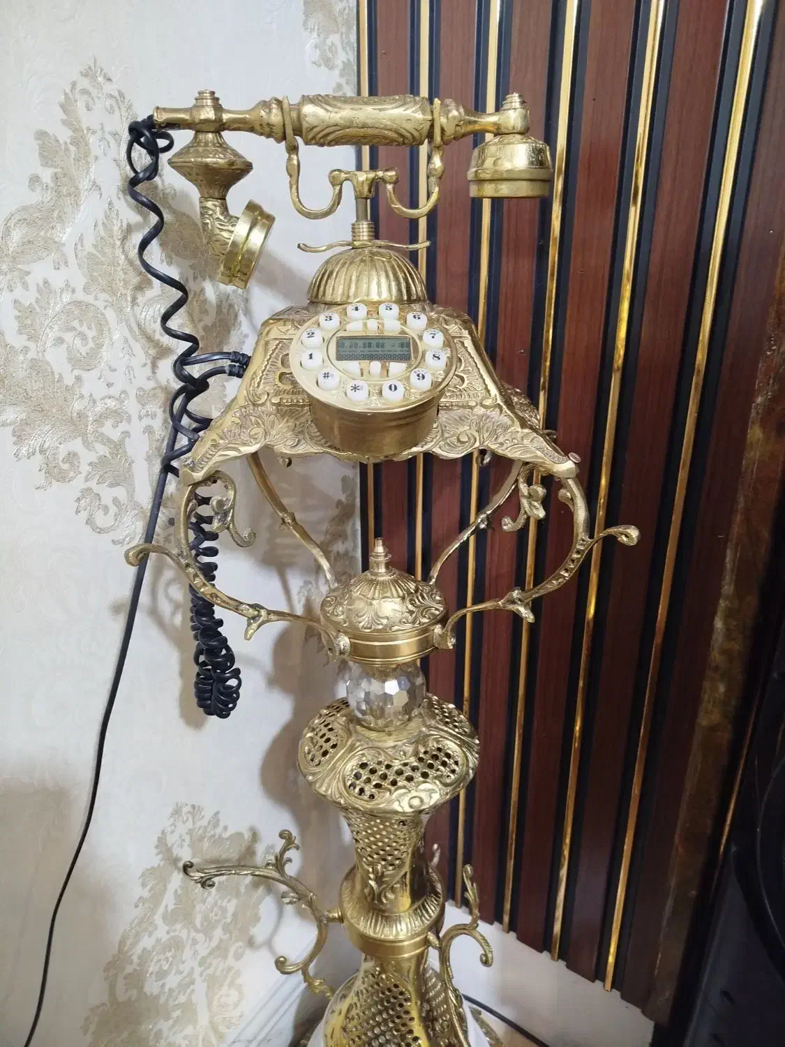 تلفن برنز شیک و باکلاس سالم سالم|صنایع دستی و سایر لوازم تزئینی|رزن, |دیوار