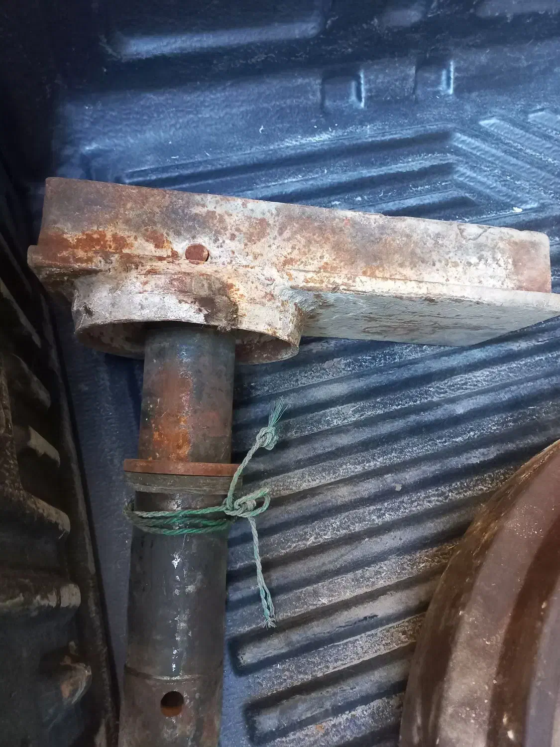 چرخ بیل زنجیری قدیمی|قطعات یدکی و لوازم جانبی|اصفهان, حسینآباد|دیوار