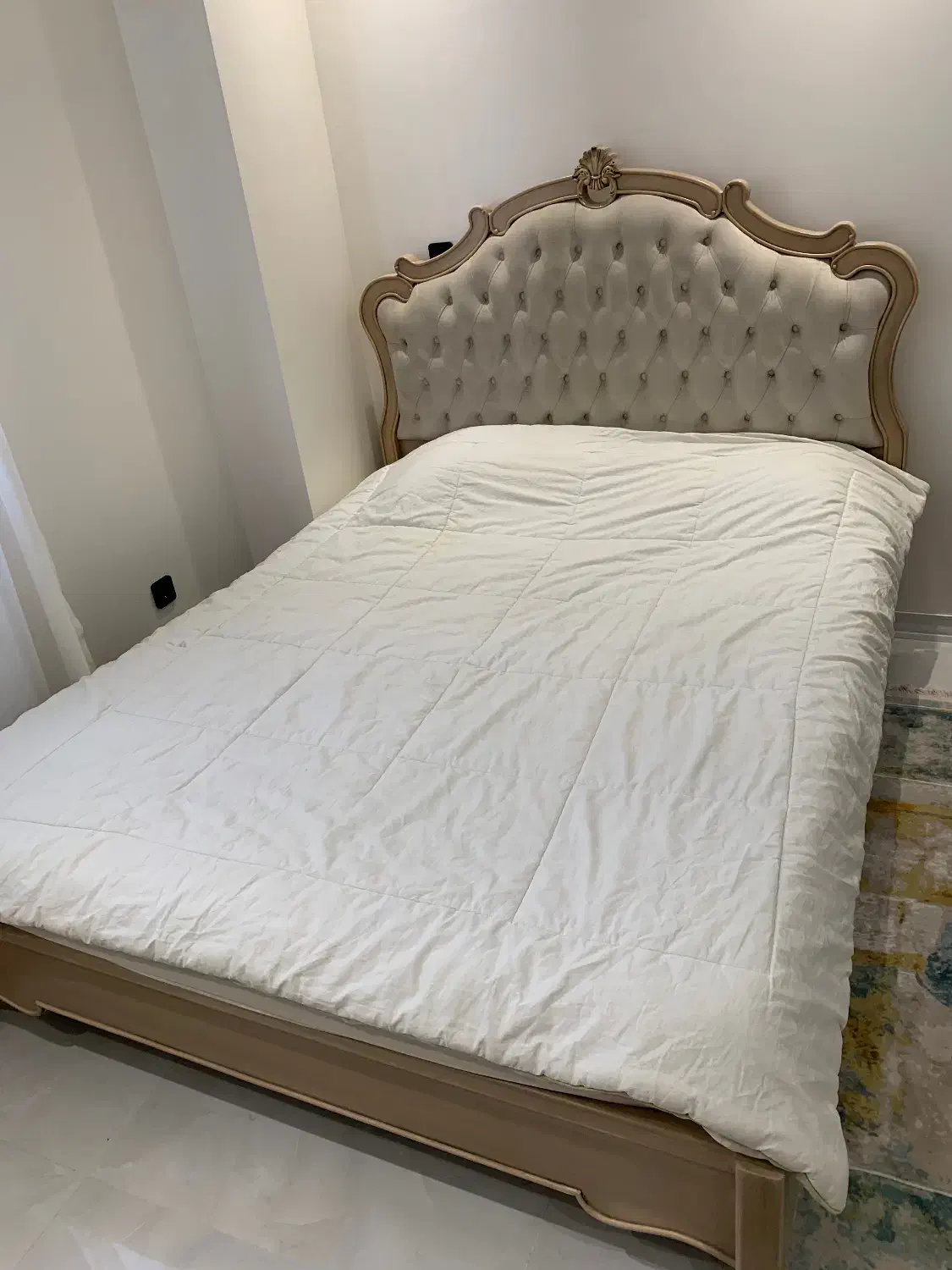 تخت و میز ارایش چوب|تخت و سرویس خواب|تهران, امانیه|دیوار