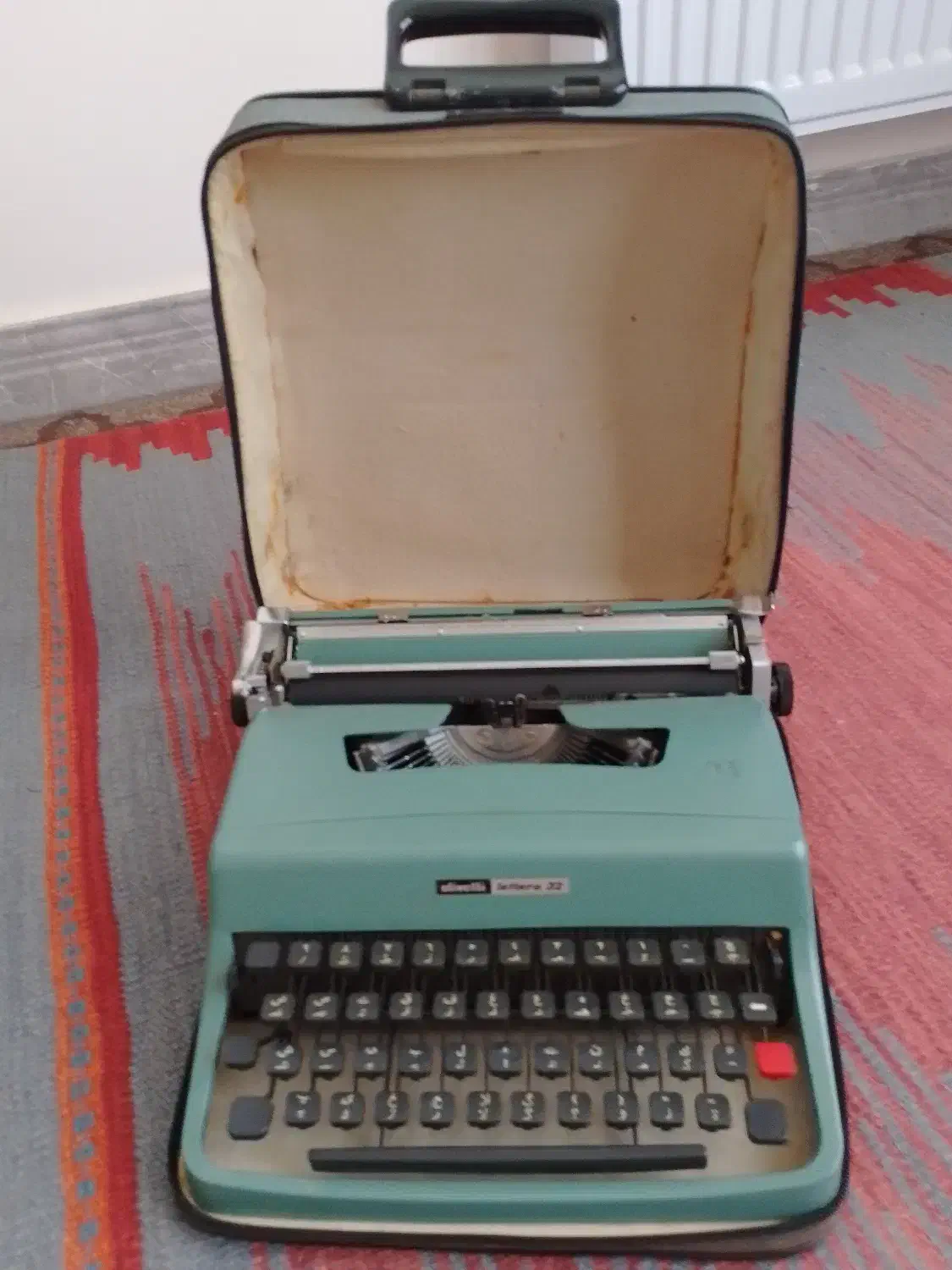 ماشین تحریر Olivetti ساخت ایتالیا 1963|کلکسیون اشیاء عتیقه|تهران, ستارخان|دیوار