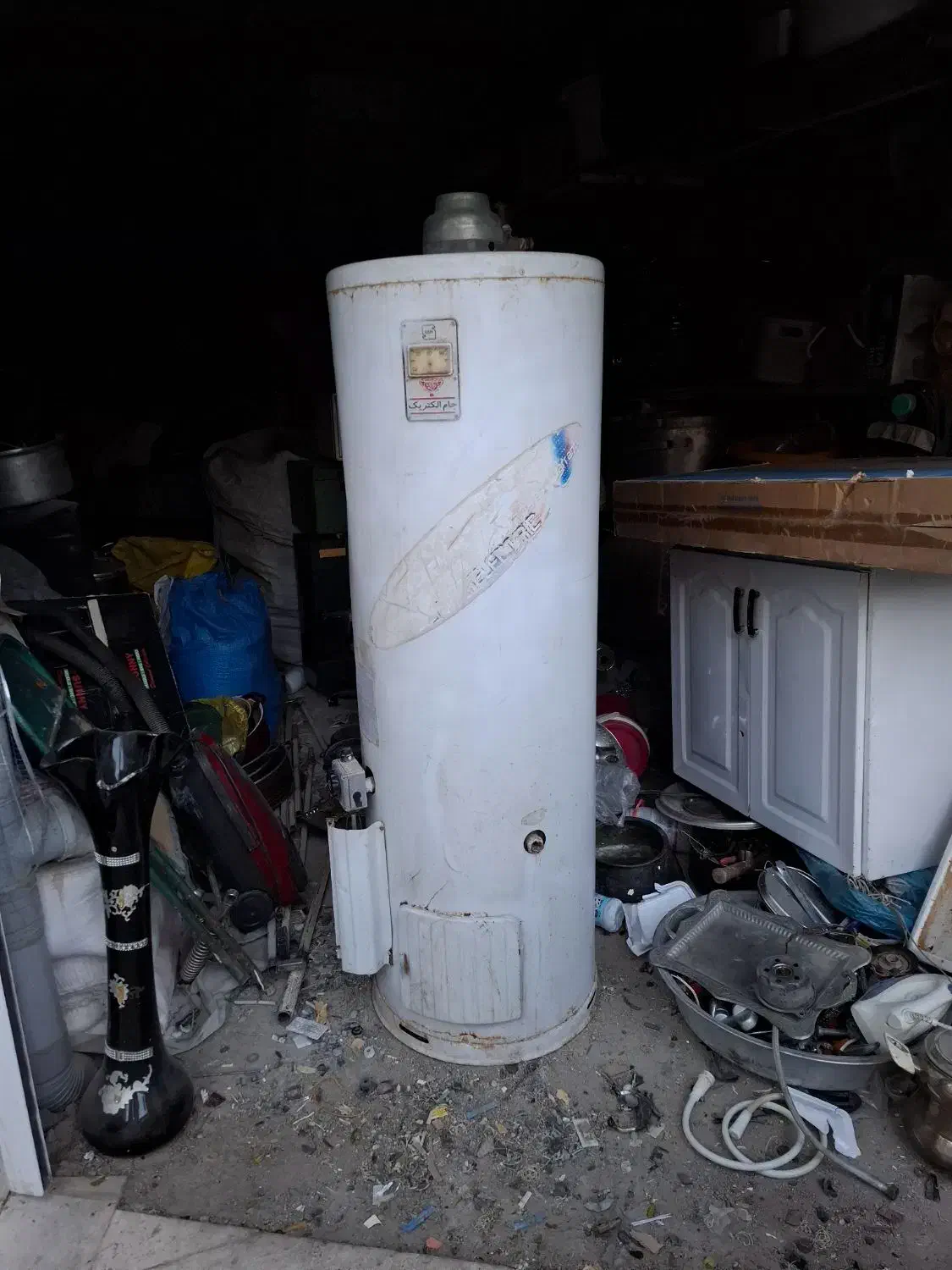 آبگرمکن سالم بشرط بزرگ|آبگرمکن، پکیج، شوفاژ|قم, علی آباد سعدگان|دیوار