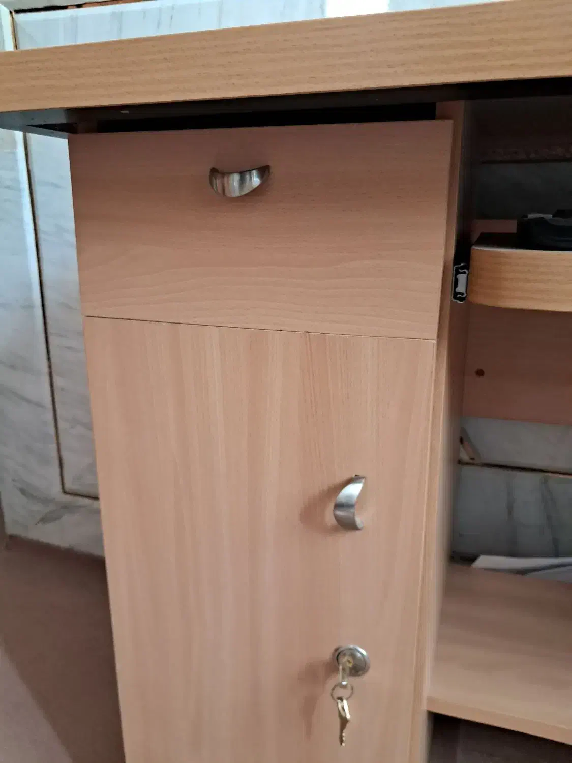 میز تحریر و کامپیوتر MDF|میز تحریر و کامپیوتر|نجفآباد, هفده شهریور|دیوار