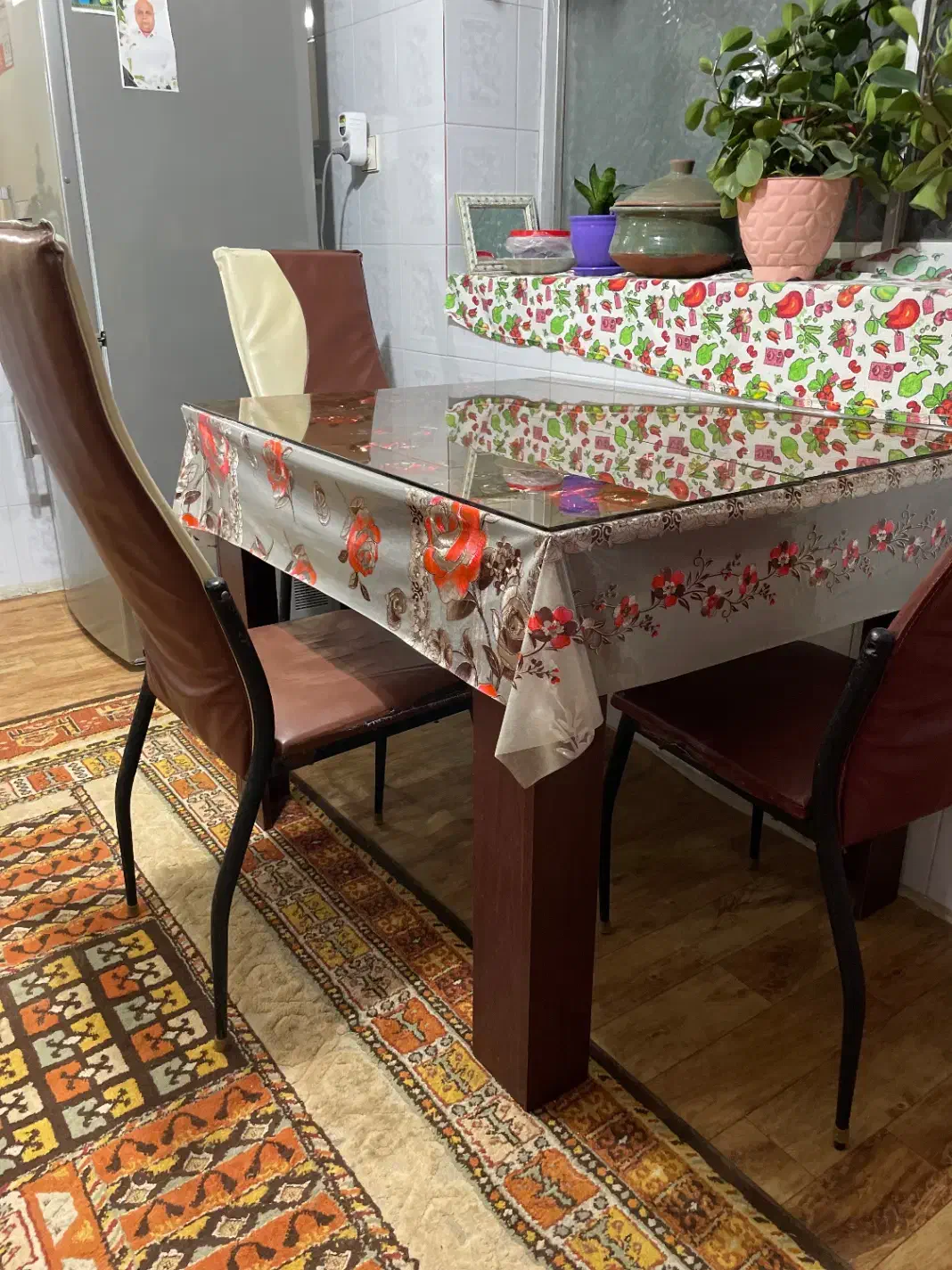 میز ناهارخوری ۴ نفره|میز و صندلی غذاخوری|بندر انزلی, جهانگانی|دیوار