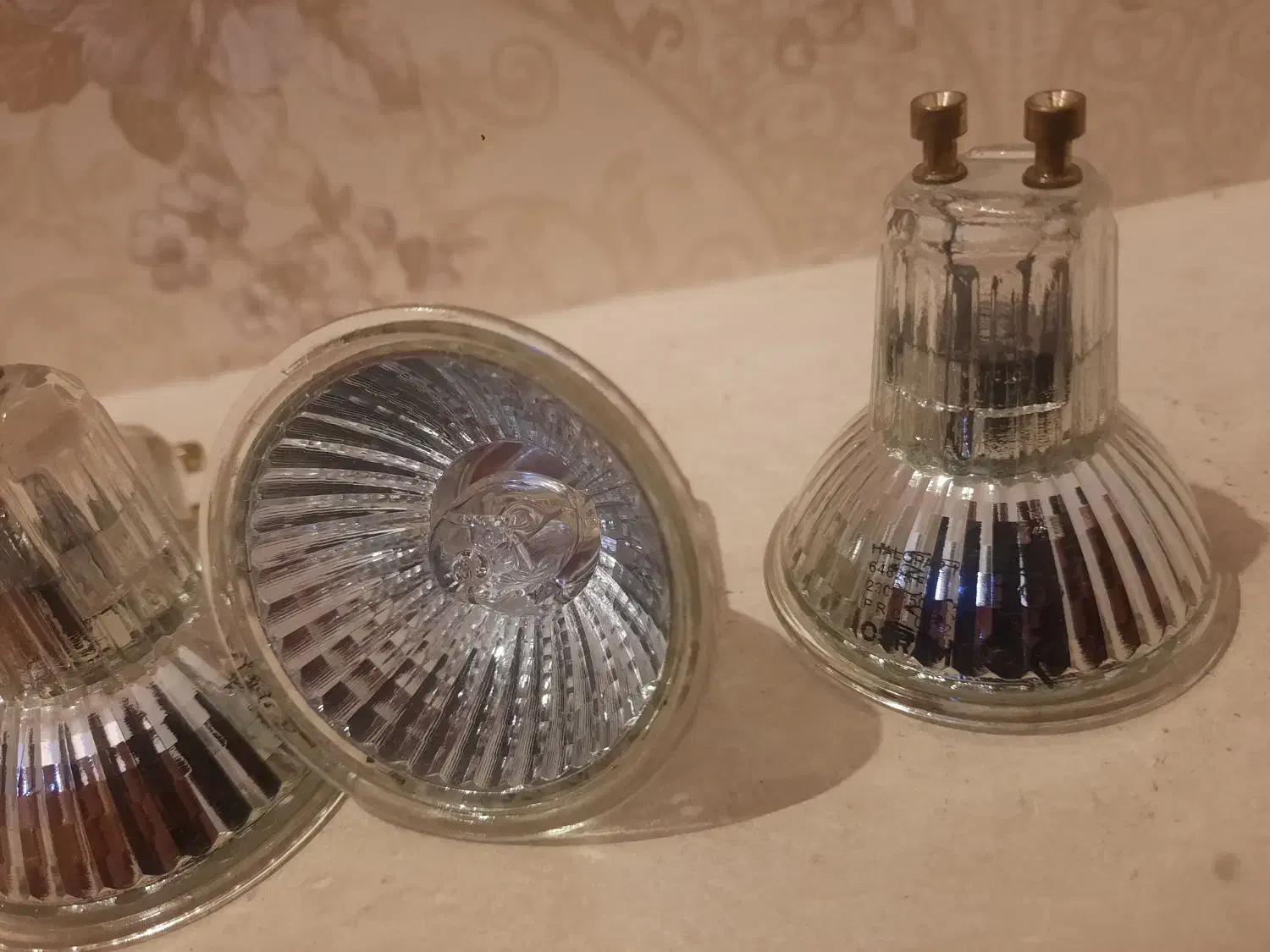 لامپ هالوژن ۵۰ وات اسرام پایه استارتی|لامپ و چراغ|مشهد, طلاب|دیوار