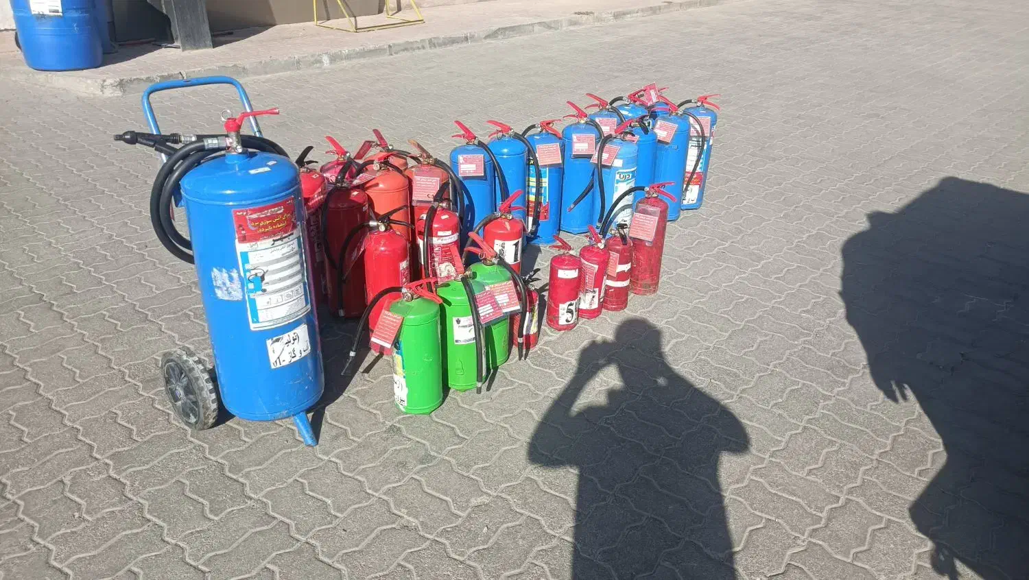 فروش و شارژ انواع کپسول های آتش نشانی|خدمات پیشه و مهارت|صفادشت, |دیوار