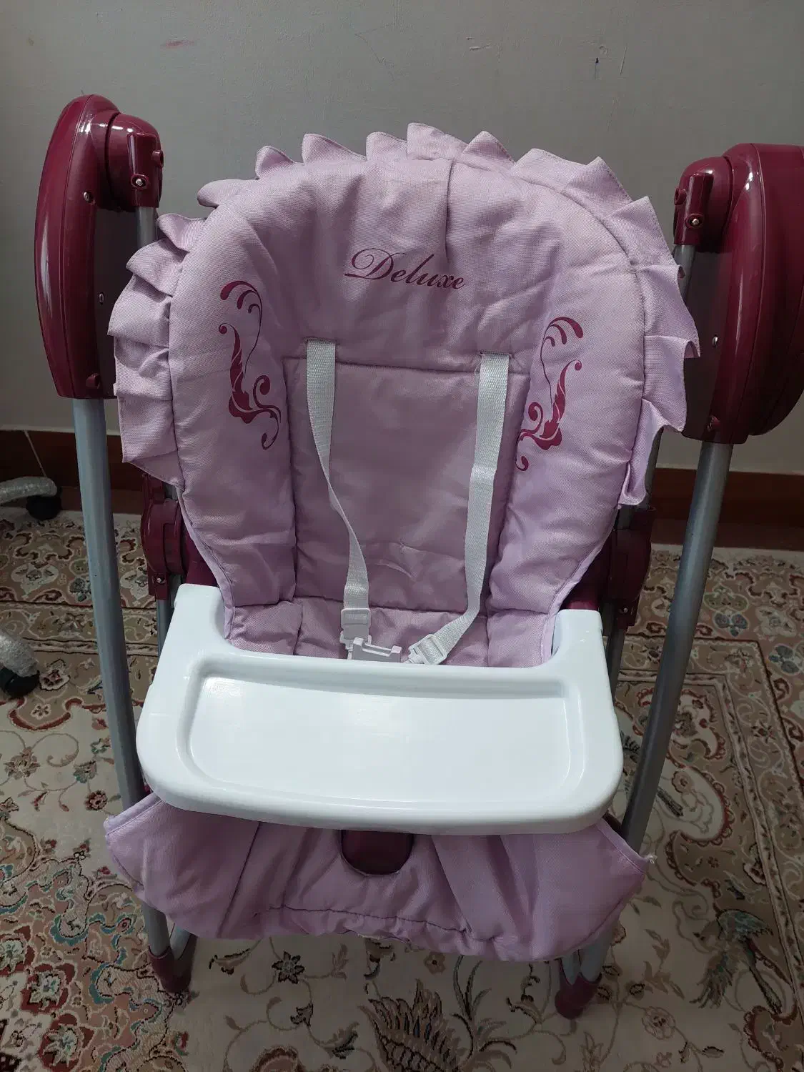 تاب برفی و میز غذا خوری کودک|تخت و صندلی بچه|شیراز, شهرک ایثار|دیوار