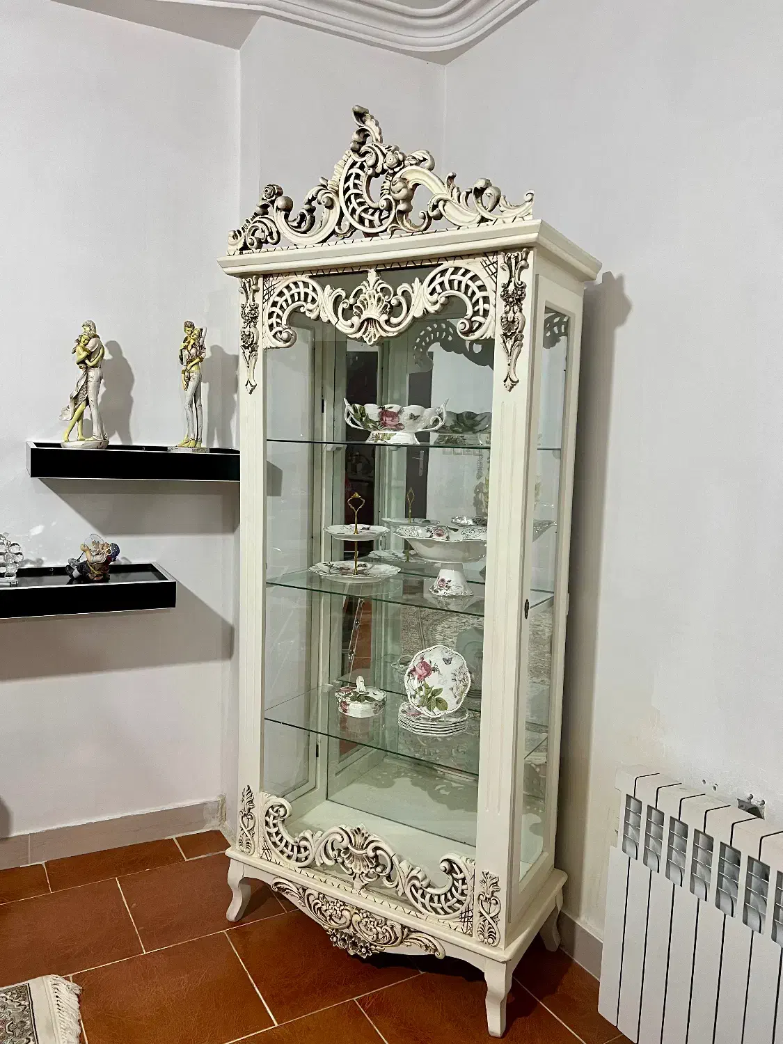 ویترین|بوفه، ویترین، کنسول|صومعه‌سرا, |دیوار