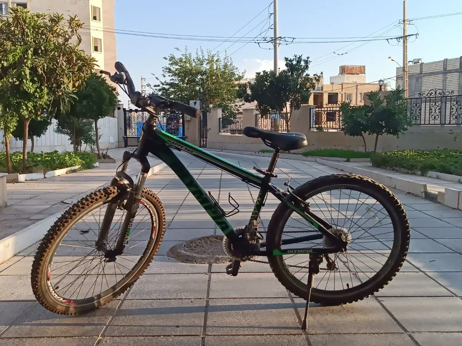 دوچرخه 26|دوچرخه، اسکیت، اسکوتر|صدرا-فارس, فاز ۱|دیوار