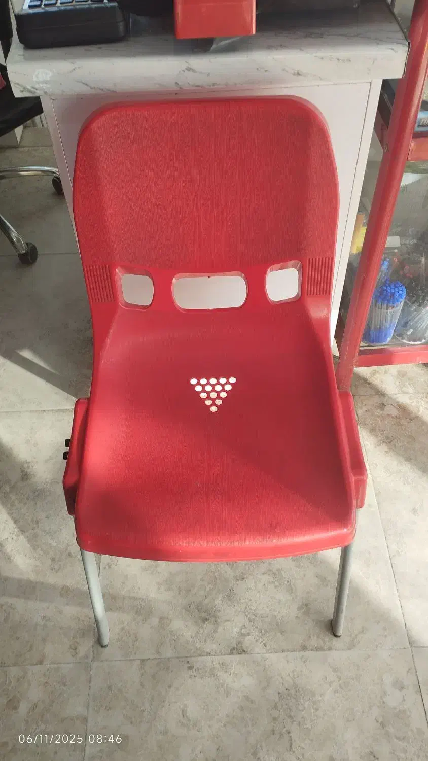 صندلی|میز و صندلی غذاخوری|الیگودرز, |دیوار