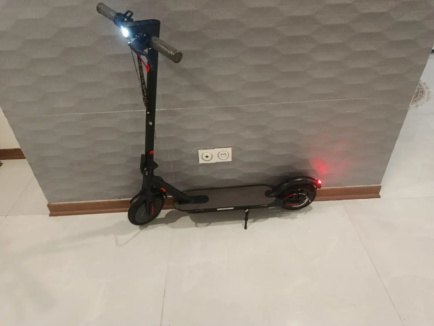 اسکوتر در حد نو|دوچرخه، اسکیت، اسکوتر|کرج, فاز ۳ گوهردشت|دیوار