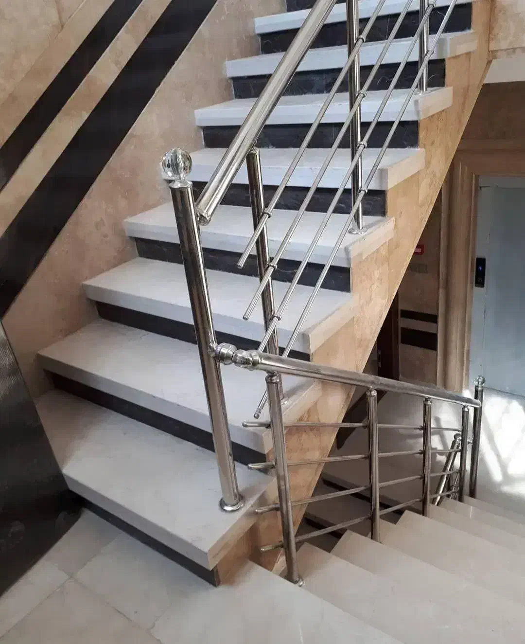 نرده راه پله/حفاظ/پشت پنجره/استیل/استاتیک|خدمات پیشه و مهارت|کرج, کرج نو|دیوار