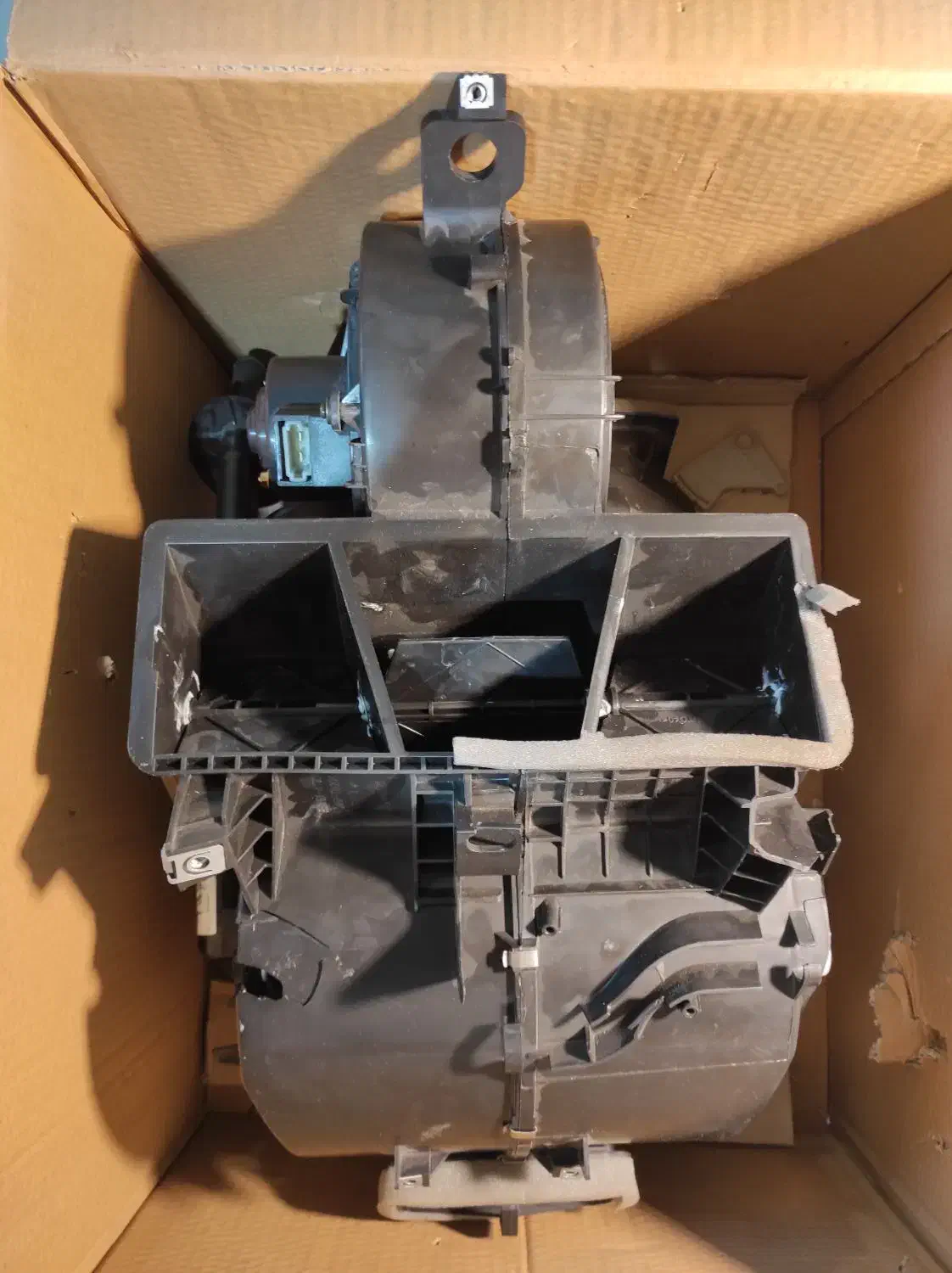 پوسته بخاری ۲۰۷ چراغ جلو پارس|قطعات یدکی و لوازم جانبی|شیراز, سینما سعدی|دیوار