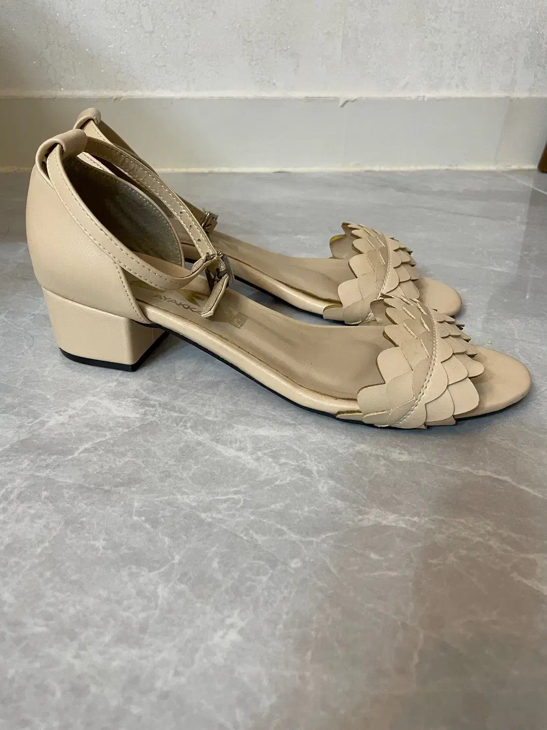 کفش مجلسی در حد نو|کیف، کفش، کمربند|الوند, |دیوار