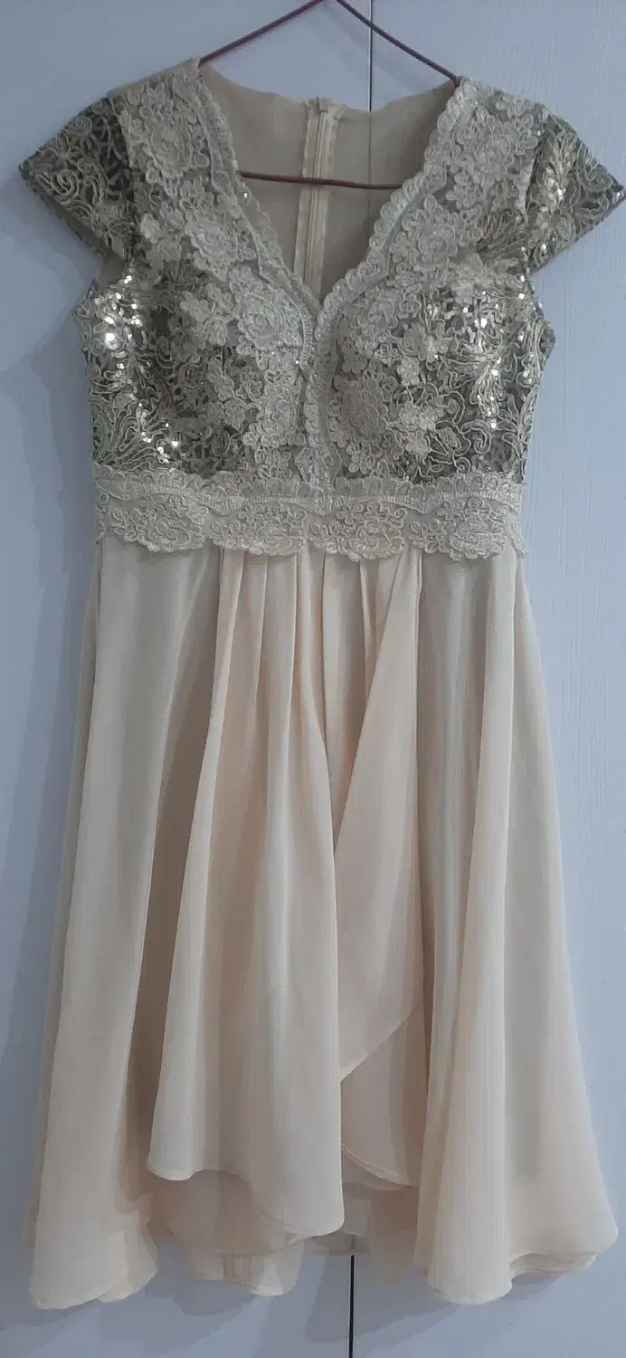 لباس مجلسی|لباس|لاهیجان, شیشه گران|دیوار