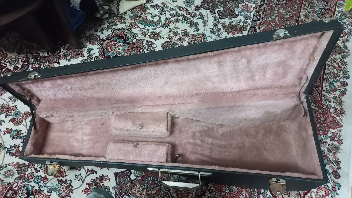 هارد کیس تار ( جعبه تار )|سازهای سنتی|قم, شهرک مهدیه (مدرس)|دیوار