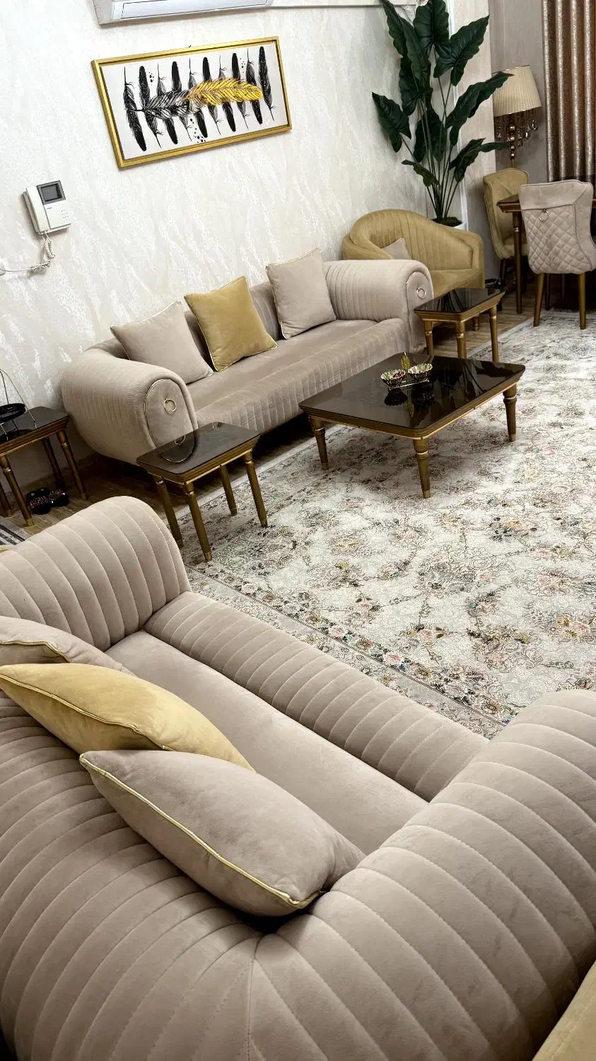 مبل و میز ناهار خوری و میز تلوزیون|مبلمان خانگی و میز عسلی|رشت, معلم|دیوار