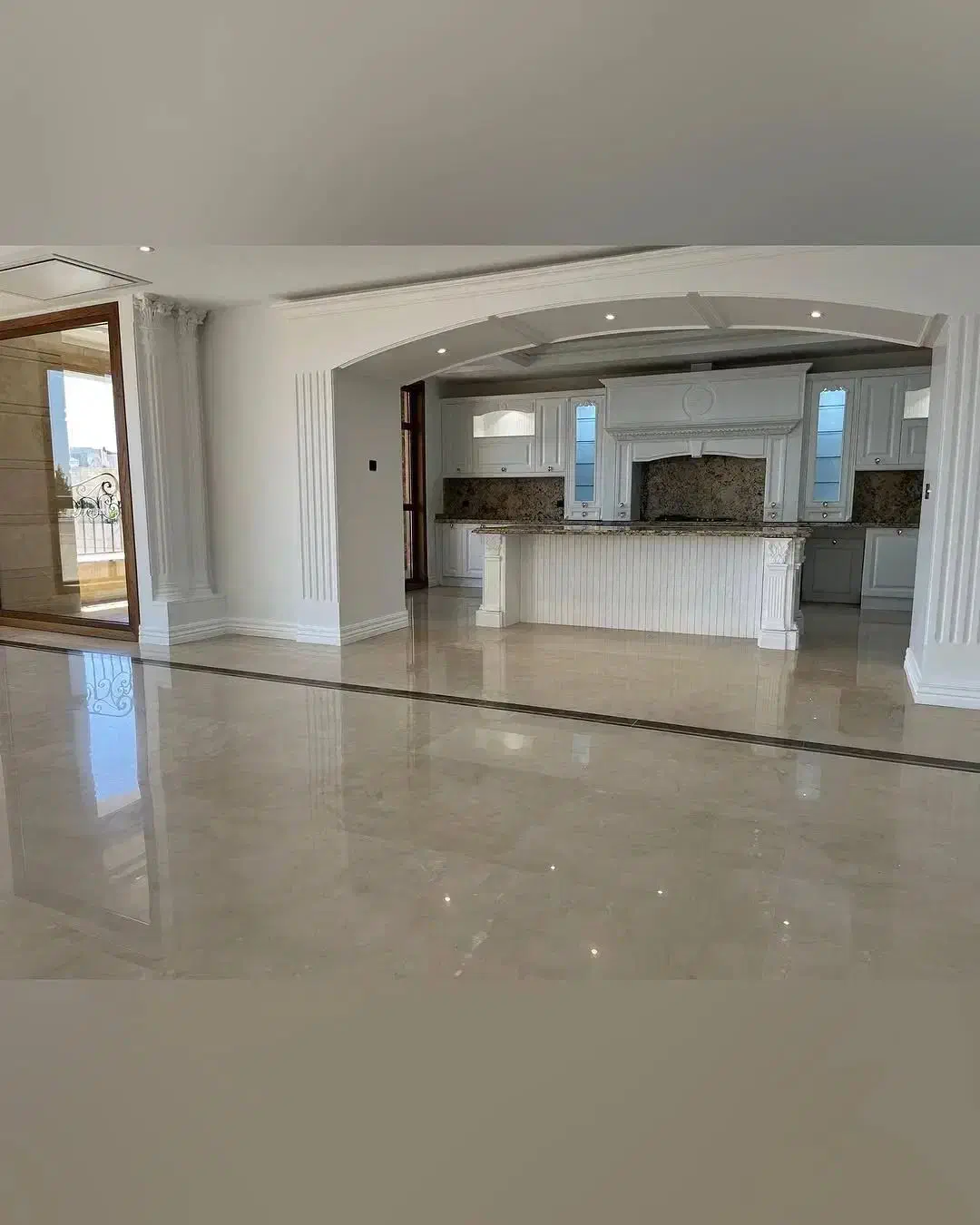 ۳۰۰متر ۴خواب نوساز ۲۰متر تراس هتلینگ آفرویژه