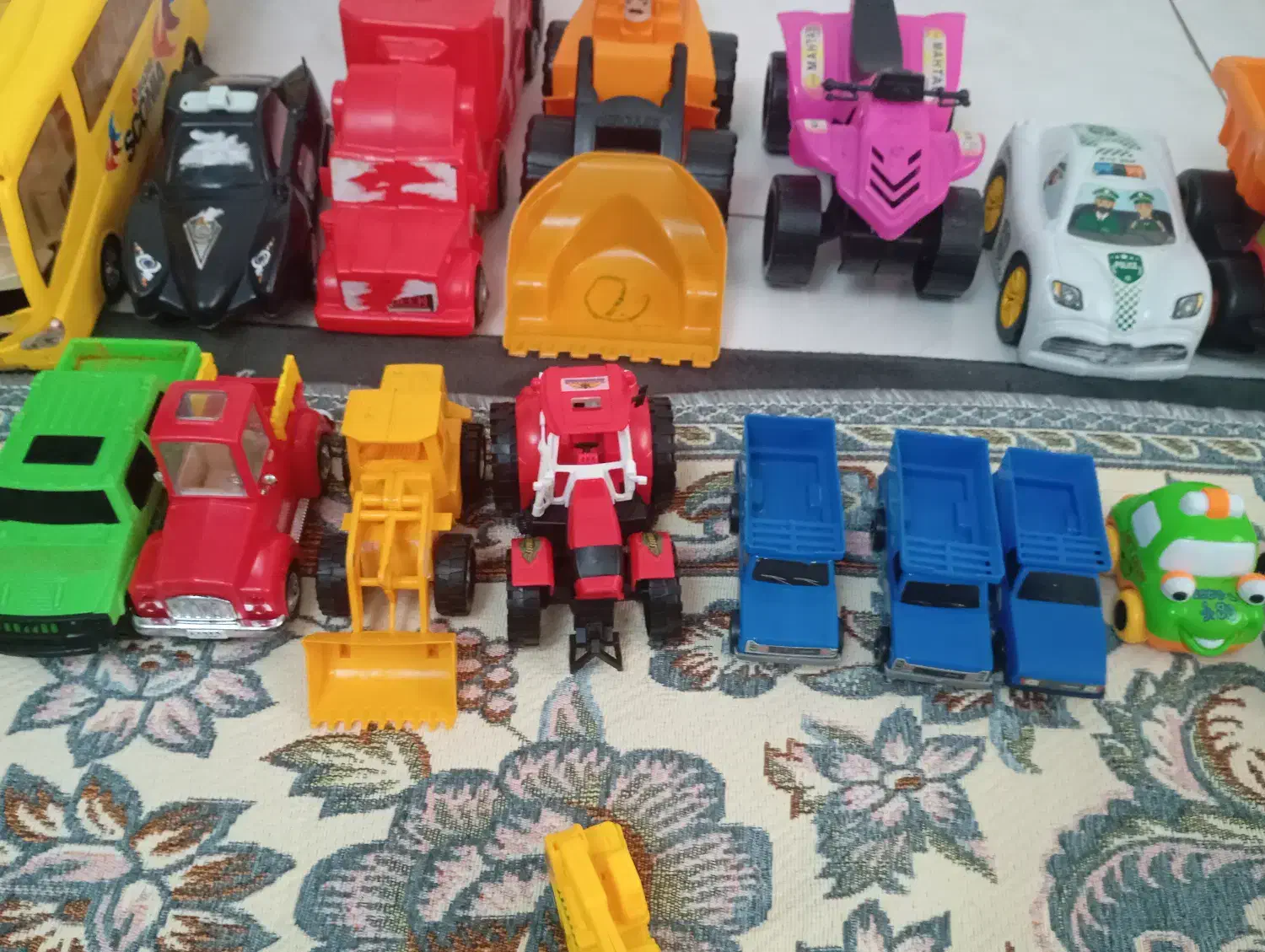 اسباب بازی|اسباب‌بازی بچه|رشت, گلسار|دیوار