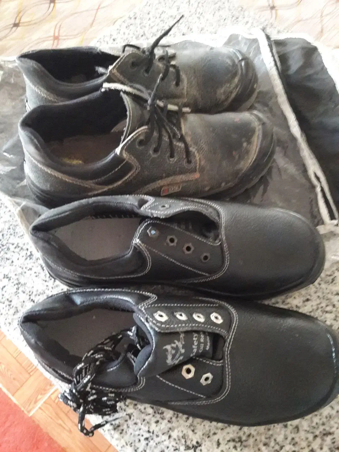 کفش کار|کیف، کفش، کمربند|اسفراین, |دیوار