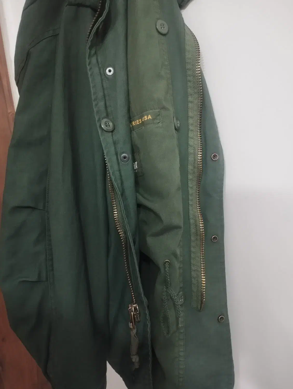 اورکت آمریکایی|لباس|سبزوار, ولیعصر (نجار آباد)|دیوار