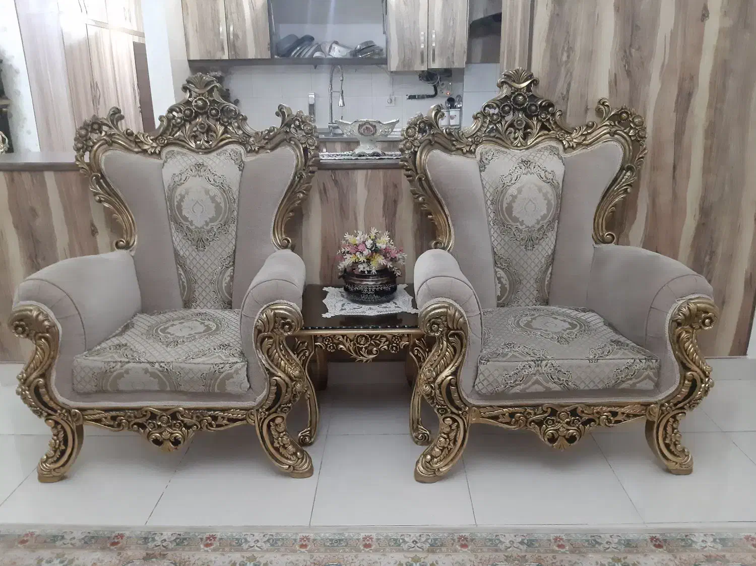 مبلمان نه نفره و میز عسلی|مبلمان خانگی و میز عسلی|پرند, فاز ۵|دیوار