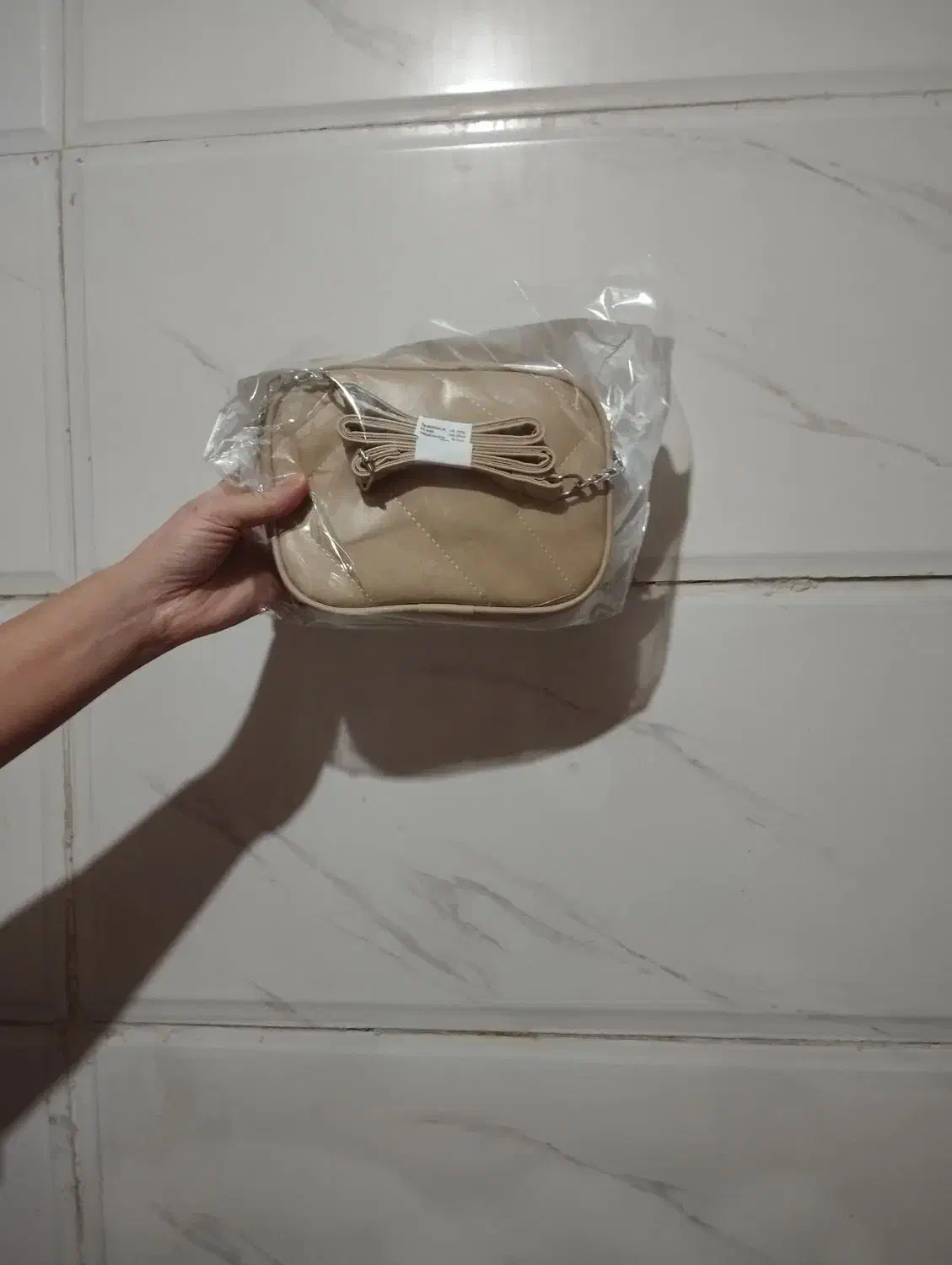 کیف|کیف، کفش، کمربند|دورود, |دیوار