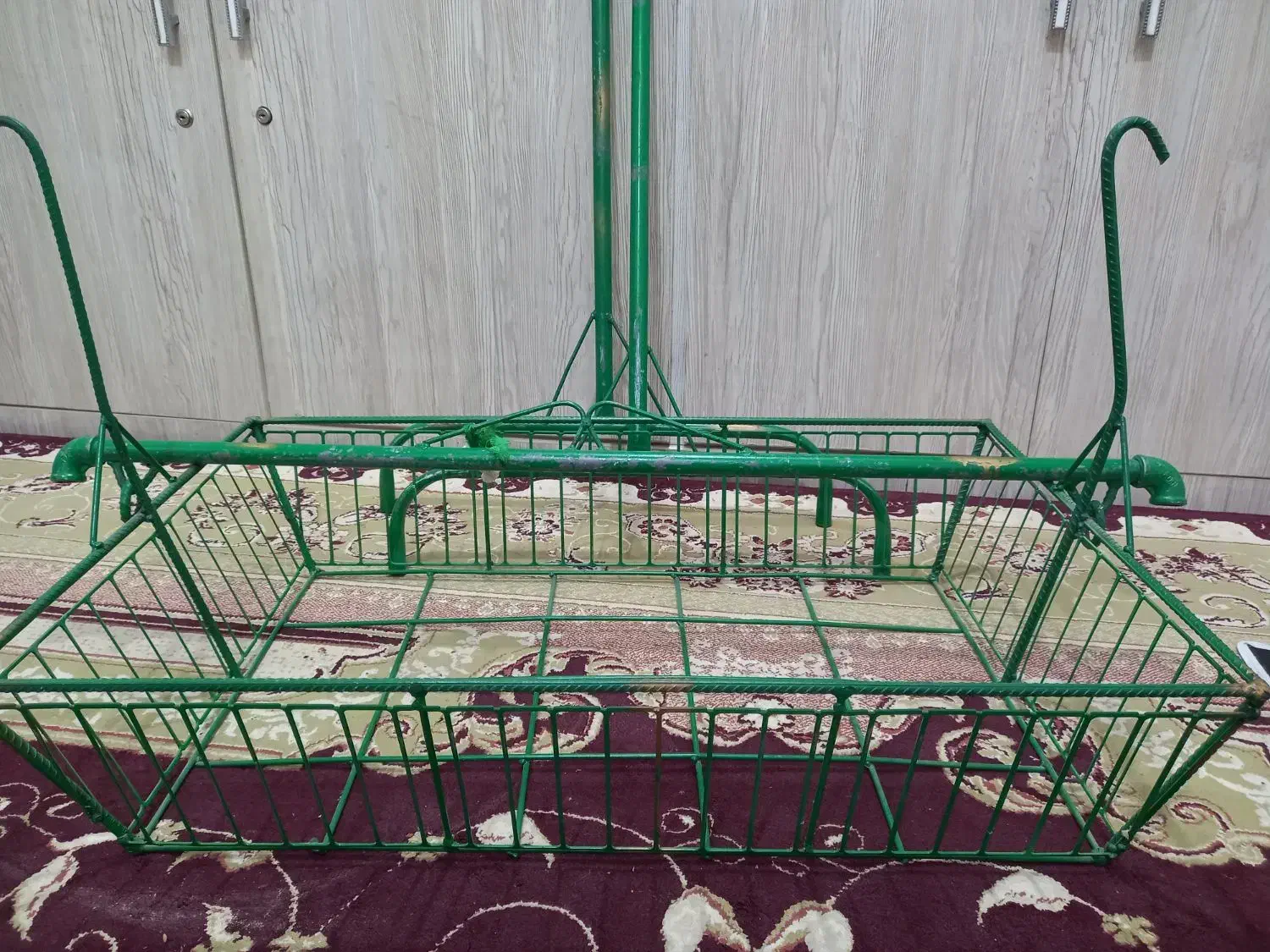 گهواره اهنی|اسباب و اثاث بچه|باوی, |دیوار