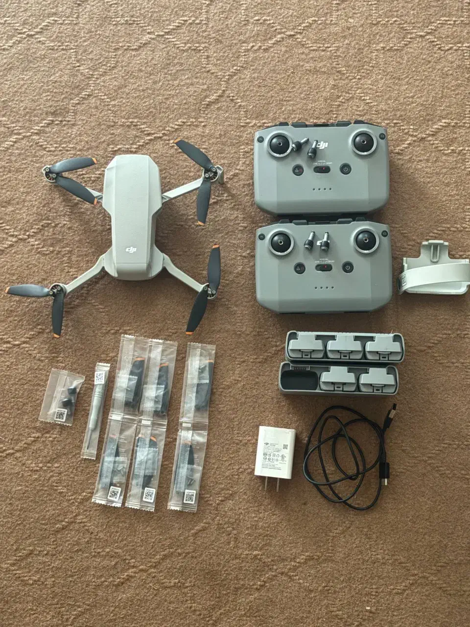 هلی شات مویک مینی 2 کمبو mavic mini + وسایل اضافه|دوربین عکاسی و فیلمبرداری|تهران, حکیمیه|دیوار