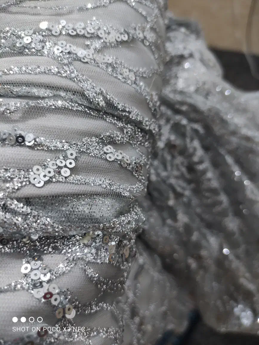 لباس مجلسی|لباس|آبپخش, |دیوار