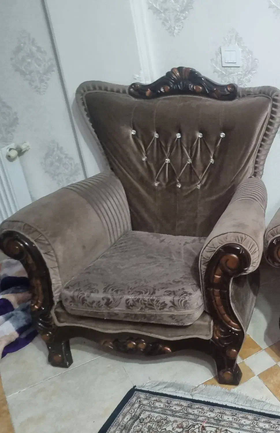 مبل به همراه ۵عدد عسلی|مبلمان خانگی و میز عسلی|اندیشه, اندیشه فاز ۱|دیوار