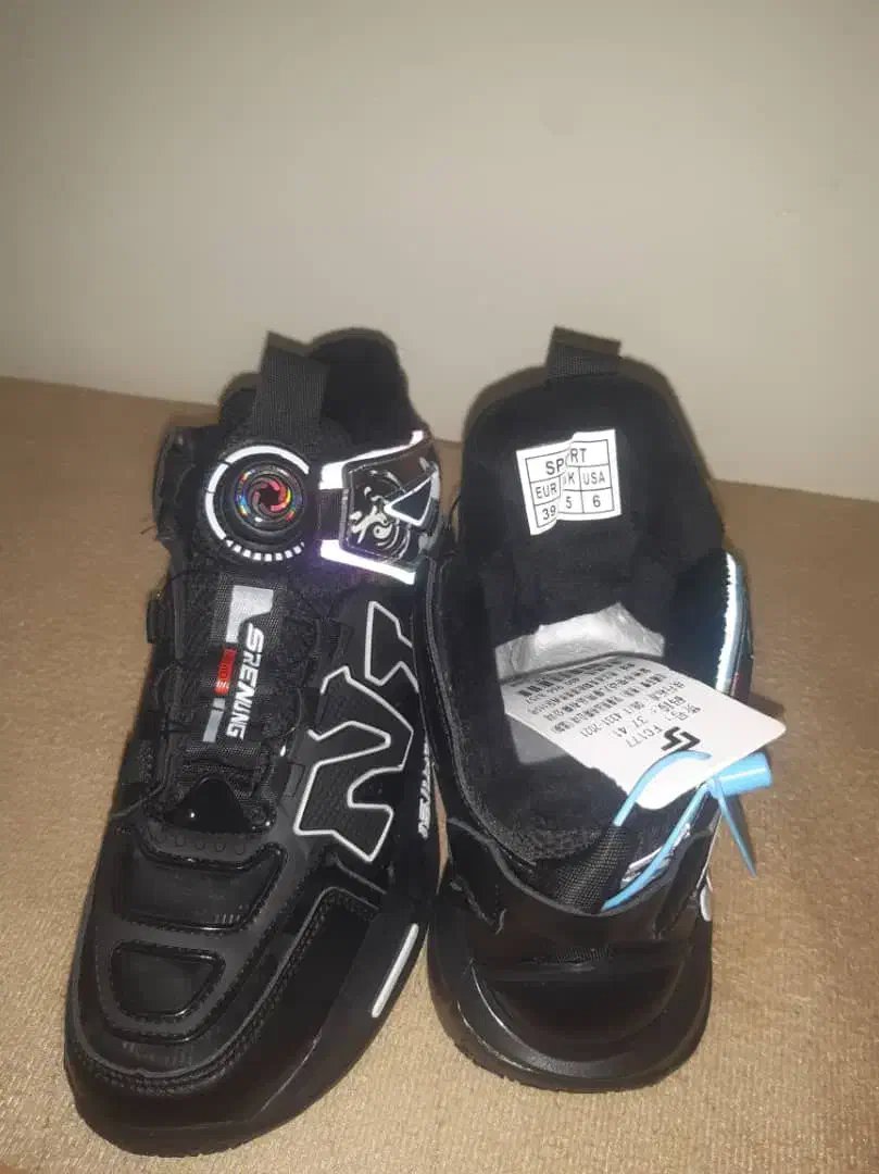 کتونی دخترانه و پسرانه|کفش و لباس بچه|اسلام‌شهر, شهرک واوان|دیوار