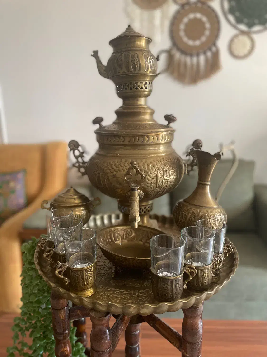 فروش سماور برنجی زغالی بهمراه ۲ شمعدان پایه بلند|صنایع دستی و سایر لوازم تزئینی|تهران, آبشار|دیوار