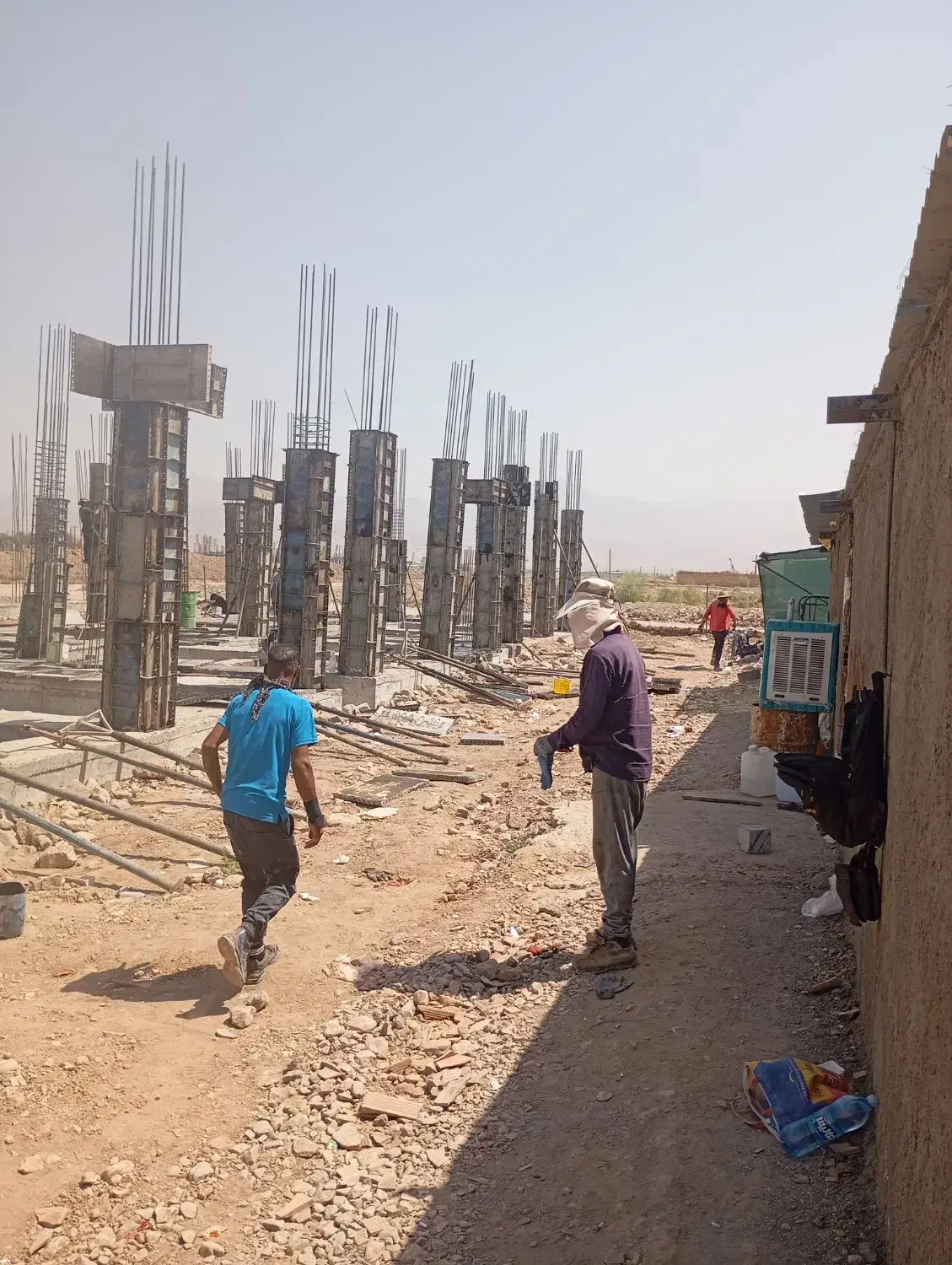 سلام به دوتا اکیپ دستمزد کار وارد نیازمندم|استخدام معماری، عمران و ساختمانی|کرمان, |دیوار